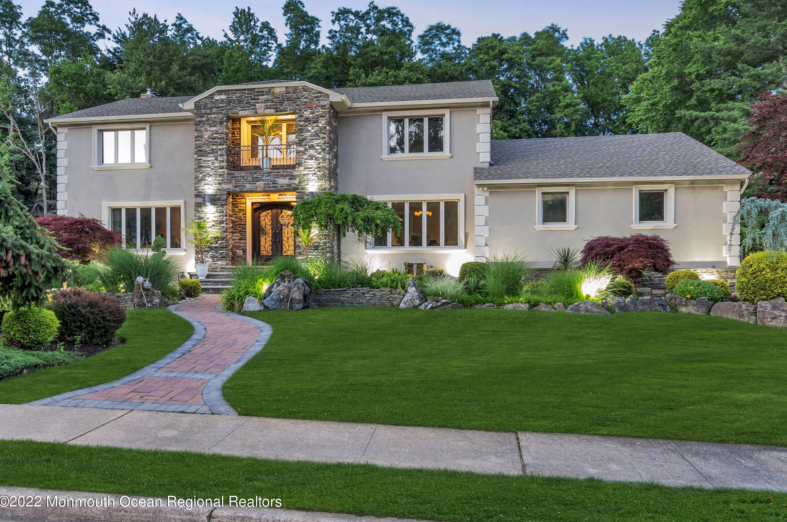 18 Washington Ave, Morganville, NJ 07751