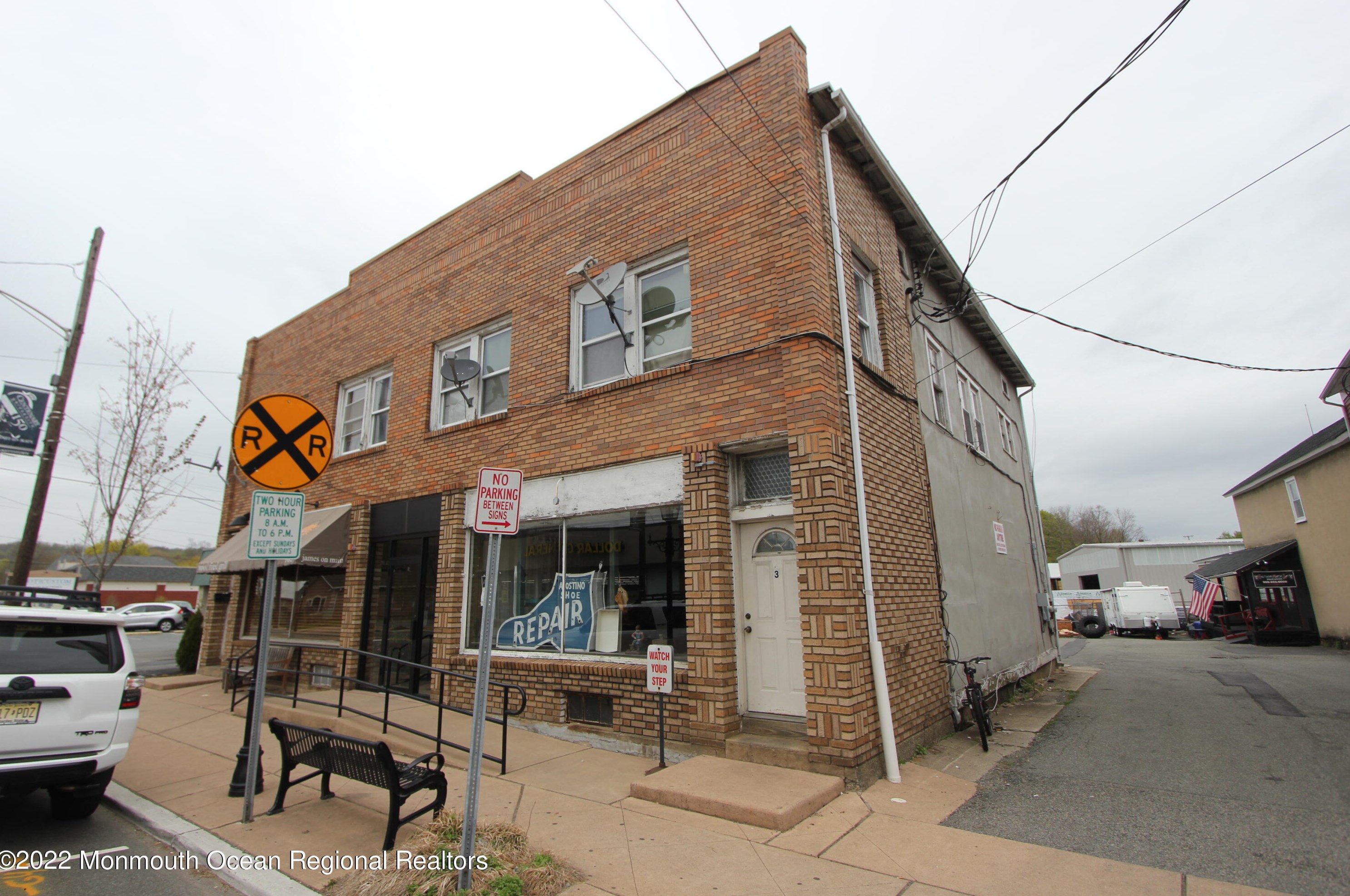 105 Main St, Hackettstown NJ  07840-1952 exterior