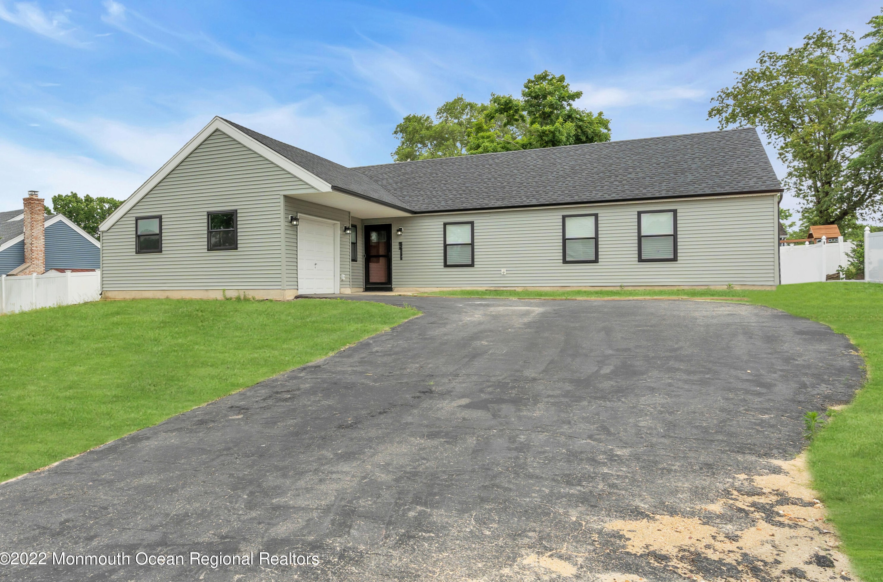 873 Peppertree Dr, Toms River, NJ 08753-3750