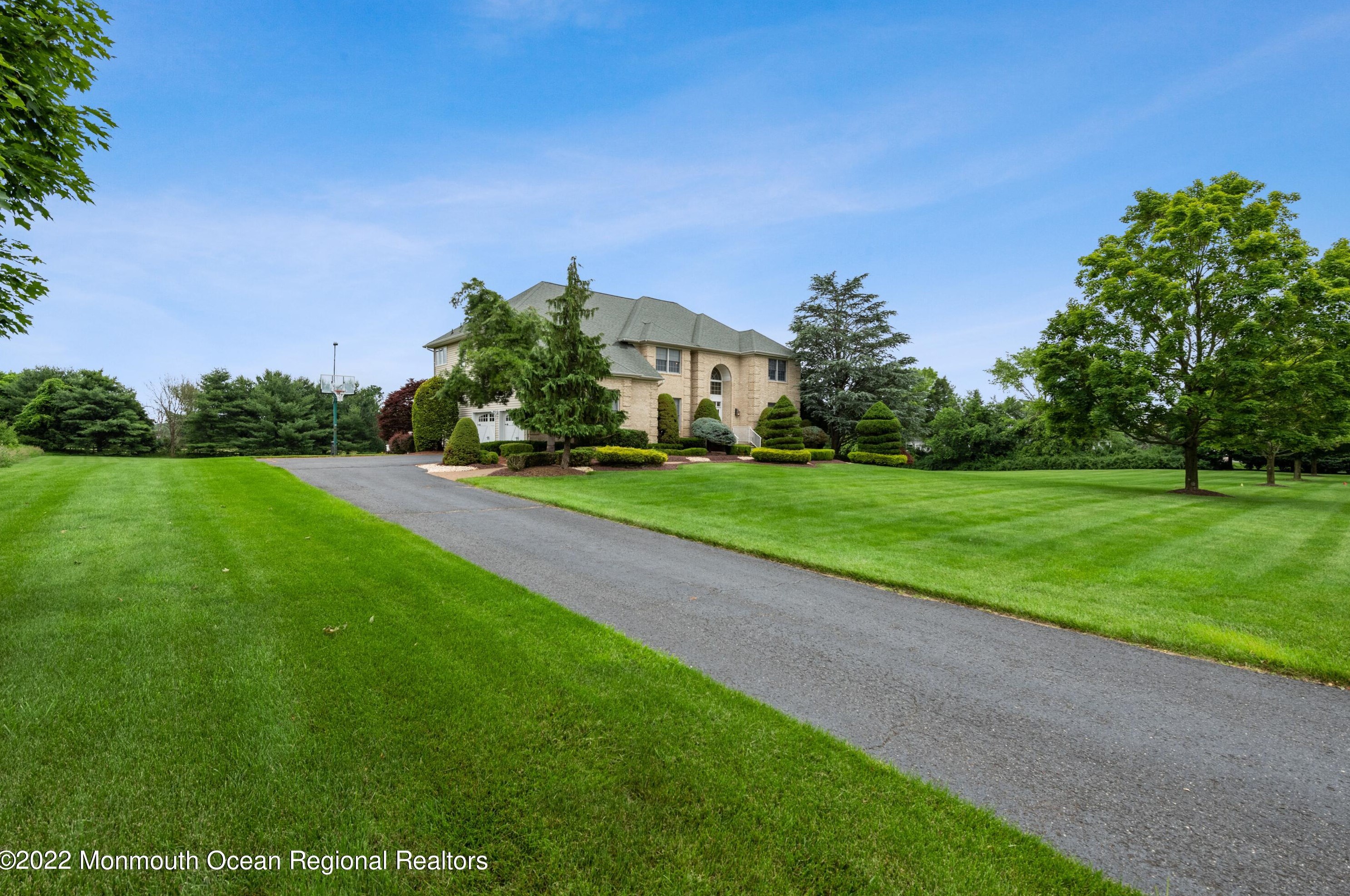 17 Driftwood Ln, Vanderburg, NJ 07722