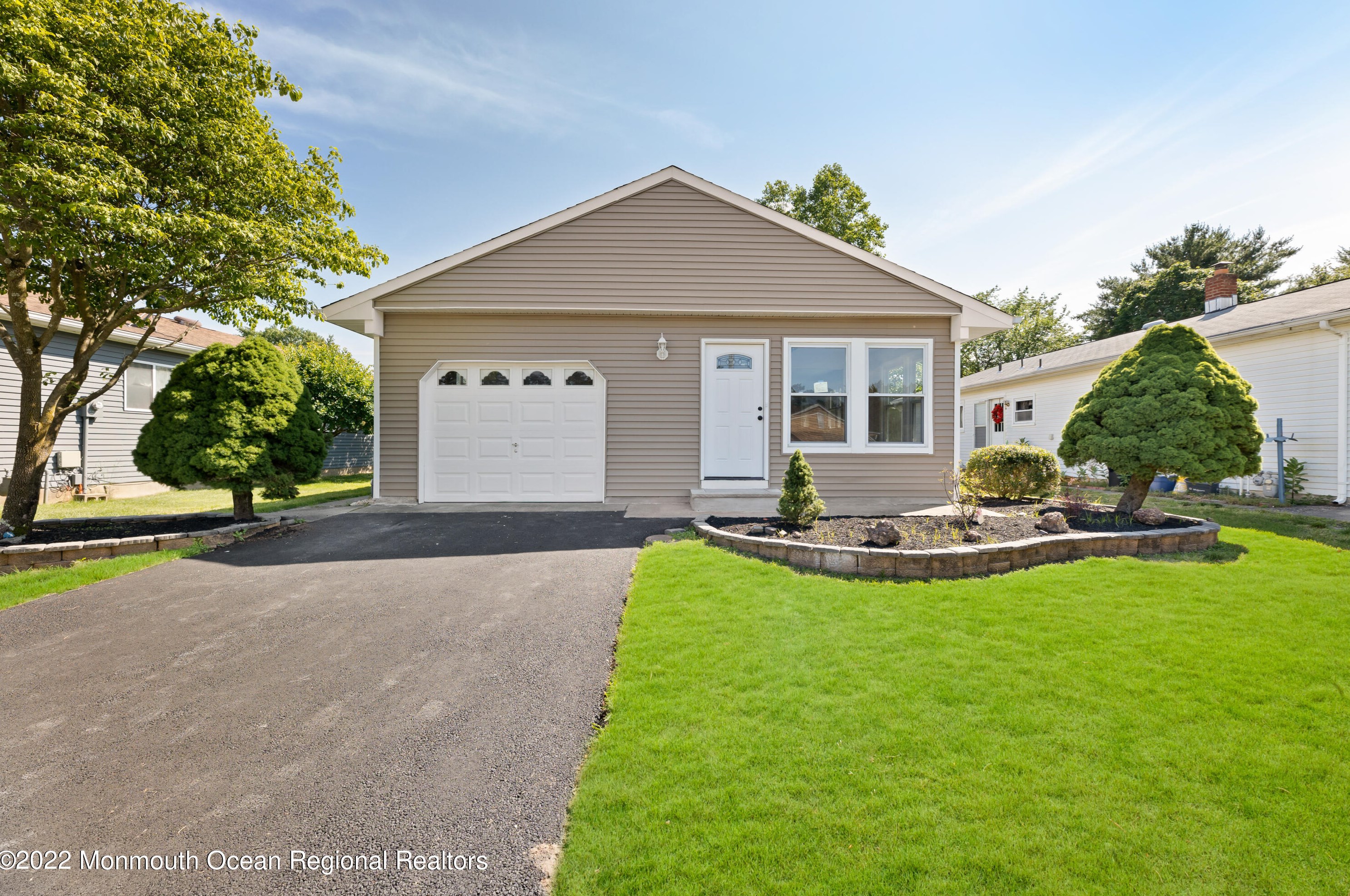 97 Torrey Pines Dr, Toms River, NJ 08757