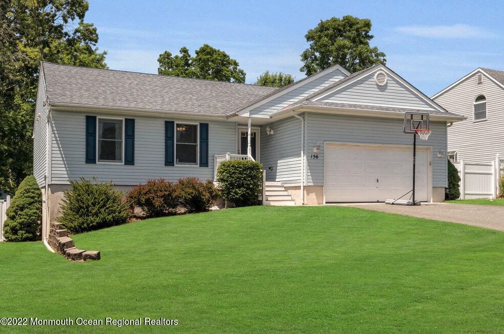 156 Mooring Rd, Cedar Bonnet Island, NJ 08050