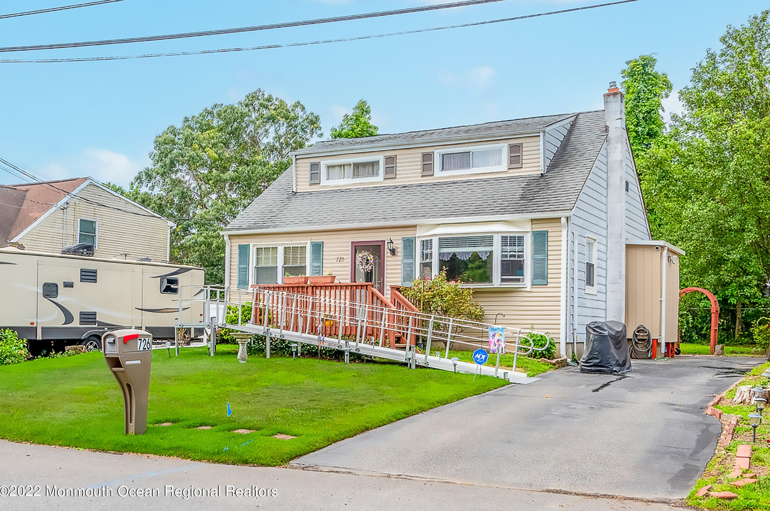 726 Oak Rd, Lacey Township, NJ 08734