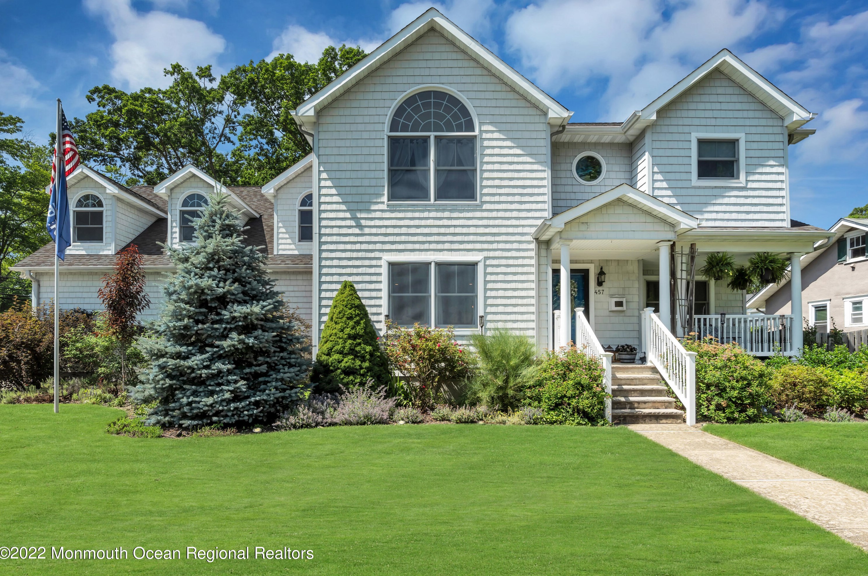 457 Roosevelt Ave, Oakhurst, NJ 07755-1453