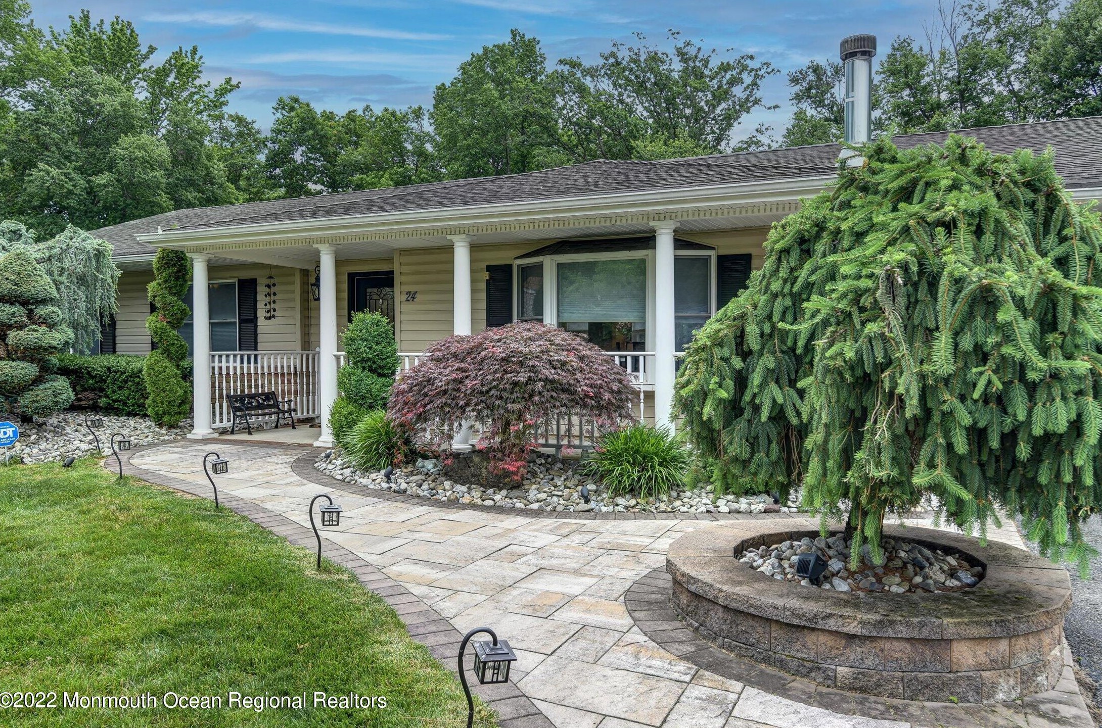 24 Merion Dr, Millstone Township, NJ 07726-3122