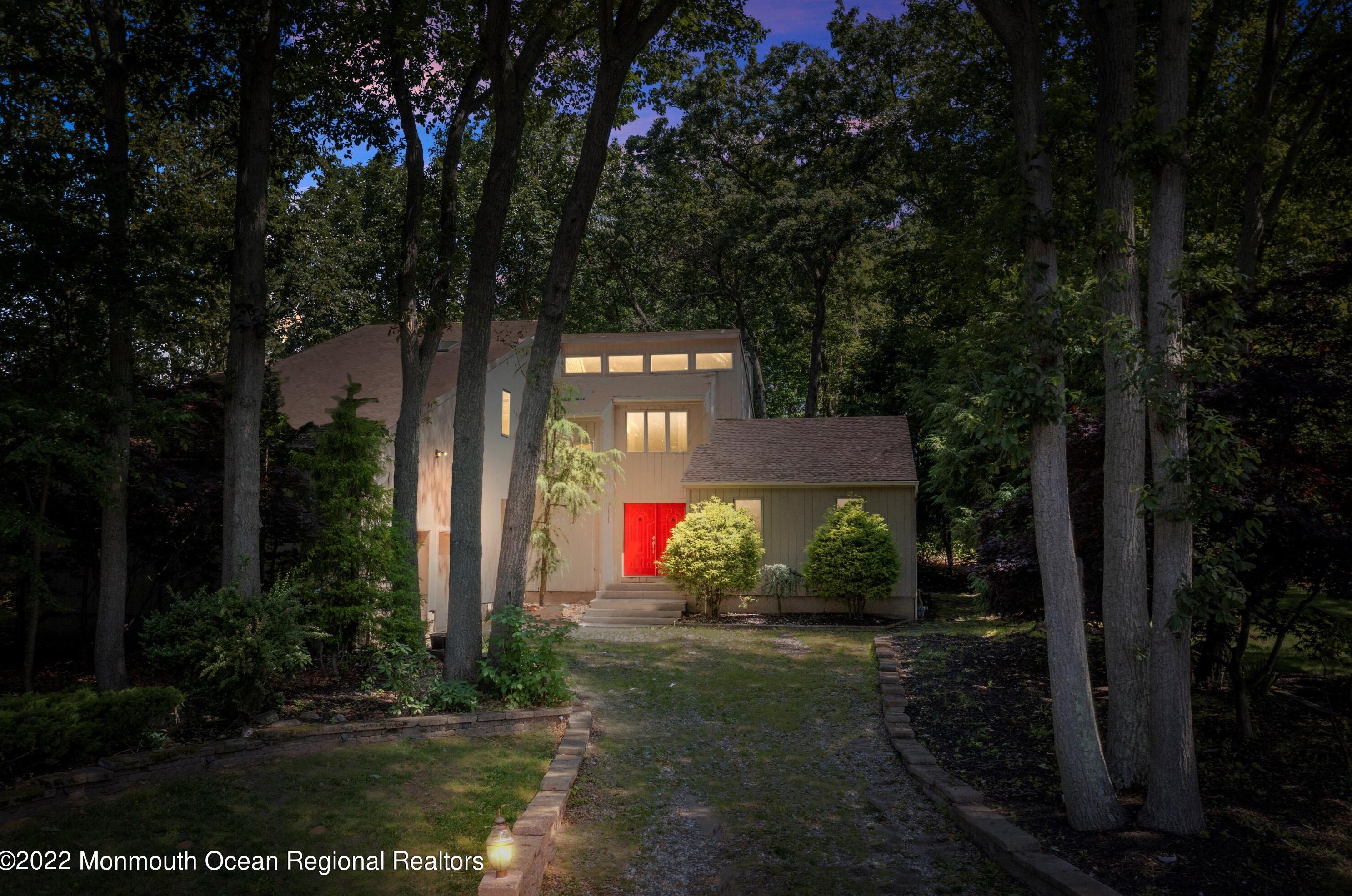 24 Ridge Dr, Hazlet, NJ 07730
