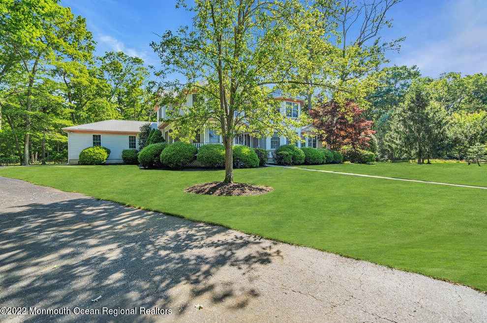 1982 Leonard Dr, Toms River NJ  08755-1501 exterior