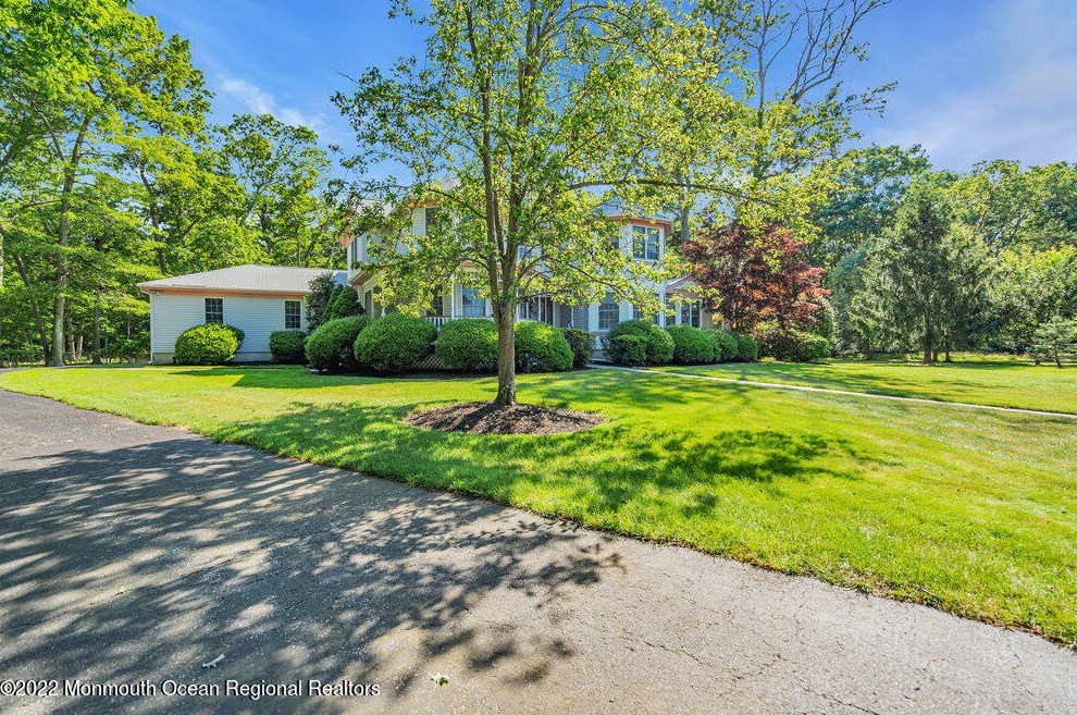 1982 Leonard Dr, Toms River NJ  08755-1501 exterior