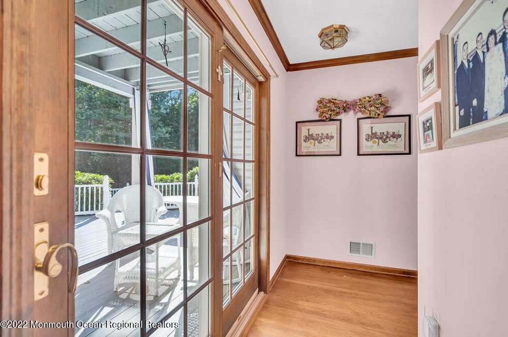 1982 Leonard Dr, Toms River NJ  08755-1501 exterior