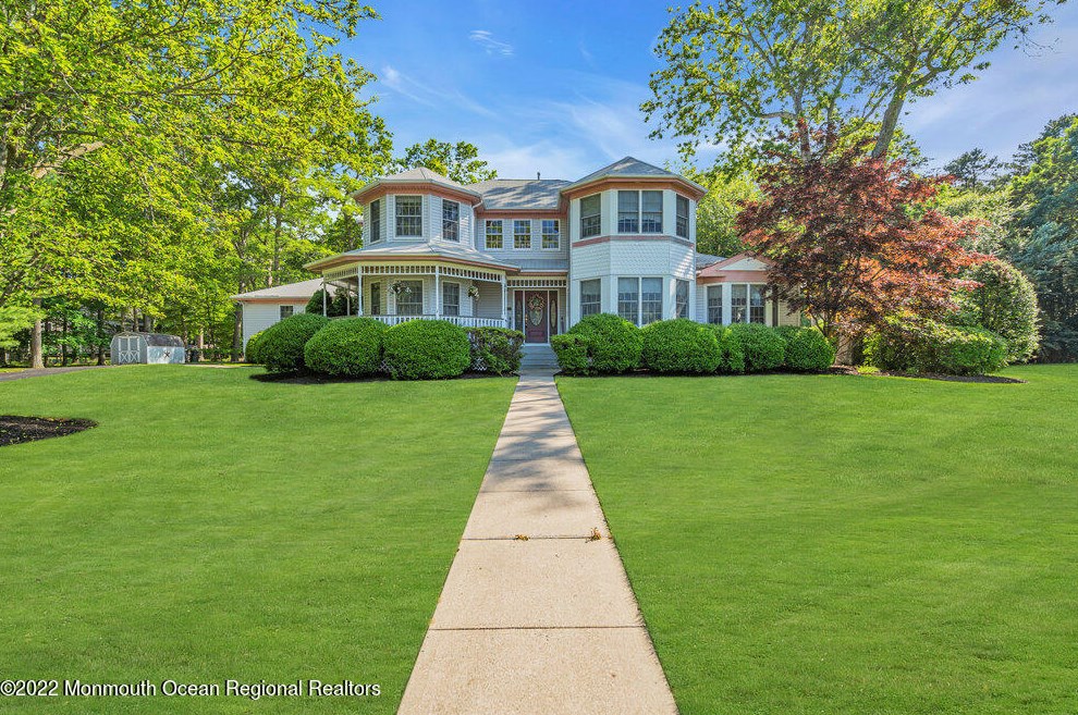 1982 Leonard Dr, Toms River NJ  08755-1501 exterior