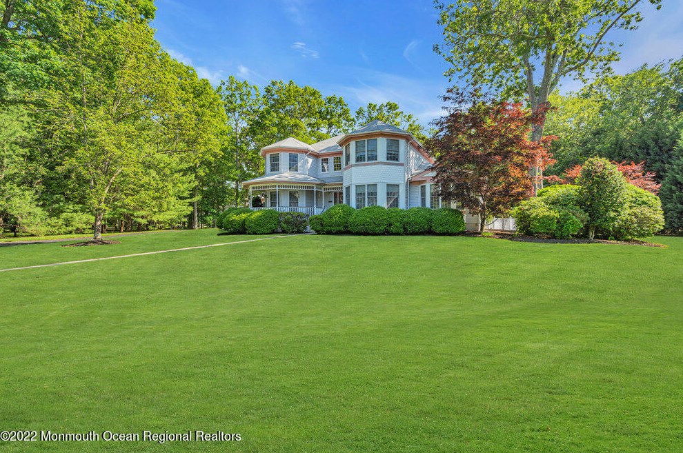 1982 Leonard Dr, Toms River NJ  08755-1501 exterior