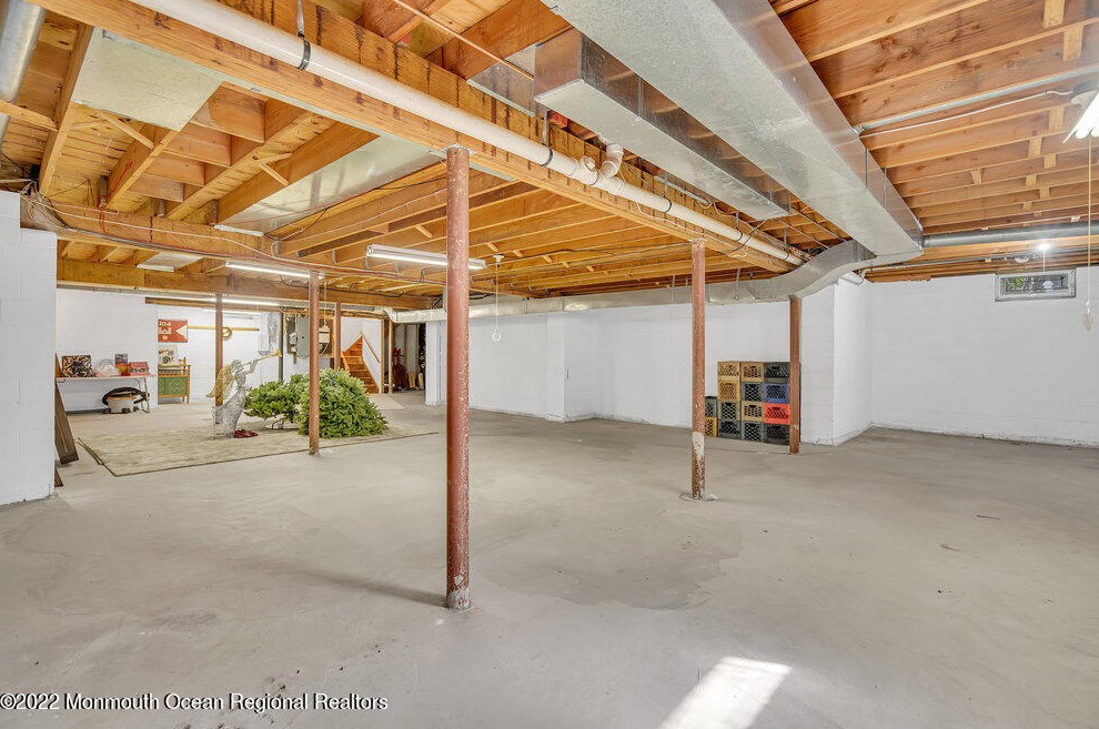 1982 Leonard Dr, Toms River NJ  08755-1501 exterior