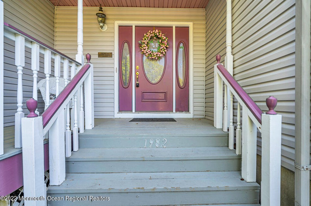 1982 Leonard Dr, Toms River NJ  08755-1501 exterior