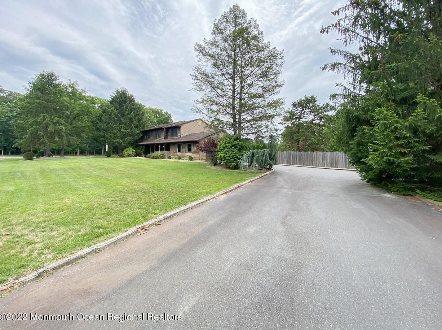 11 Harmony Hill Ct, Jackson Twp, NJ 08527