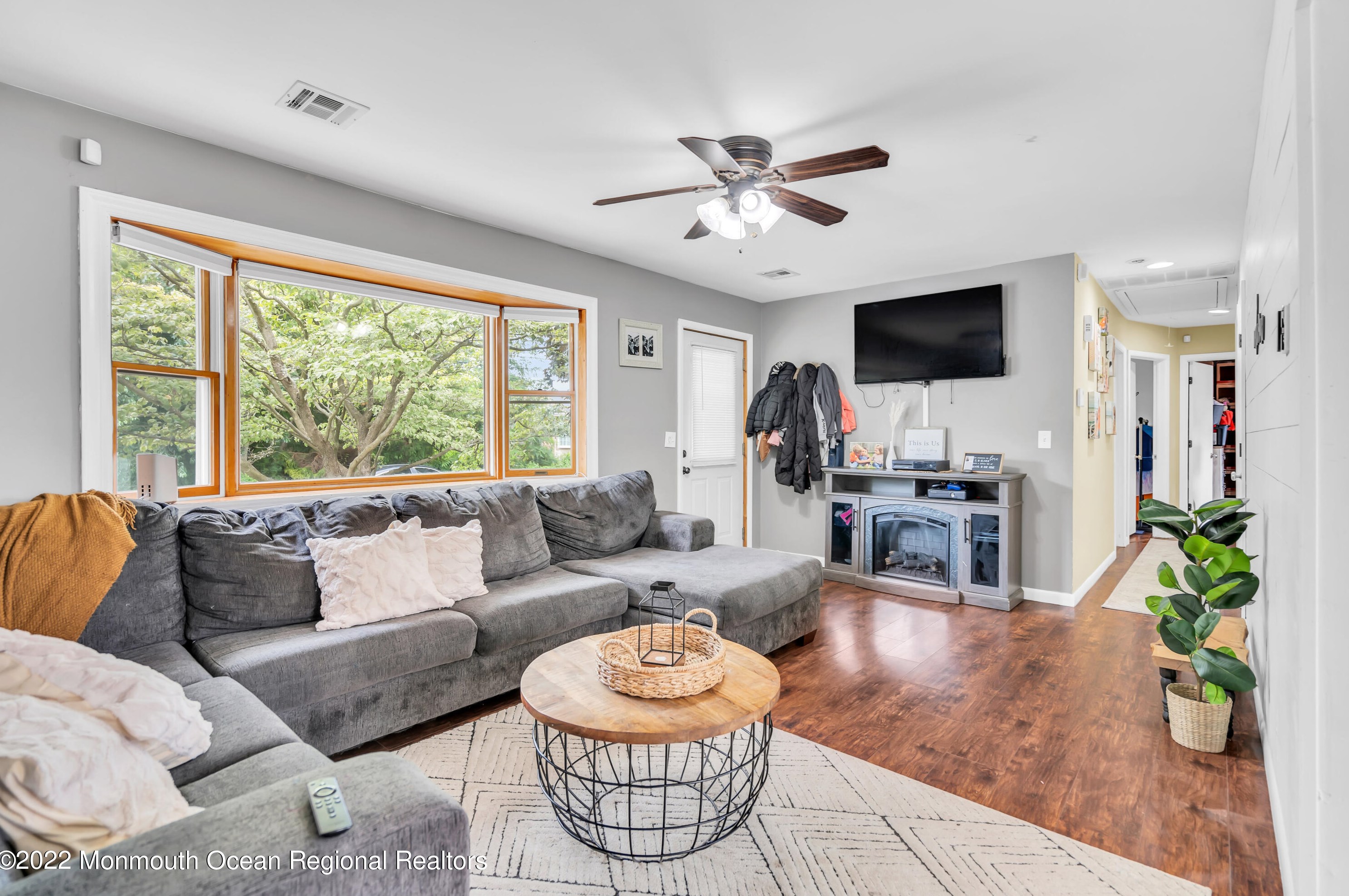 1009 Halliard Ave, Beachwood, NJ 08722-2316