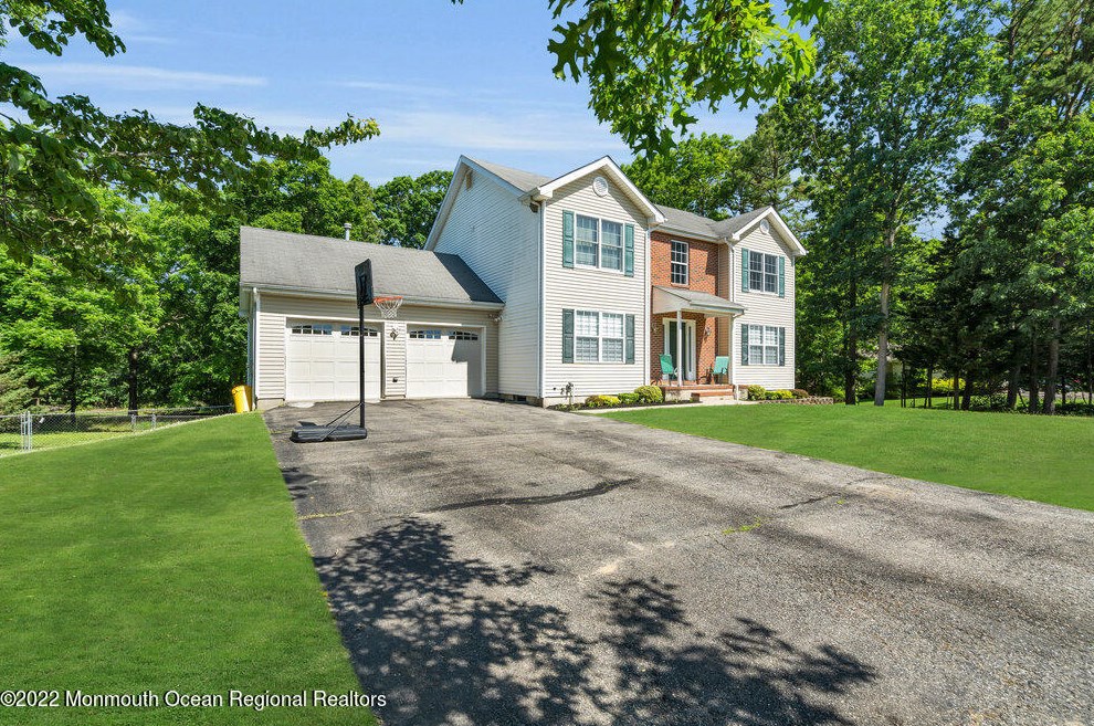 4 Stacy Ct, Jackson Twp, NJ 08527