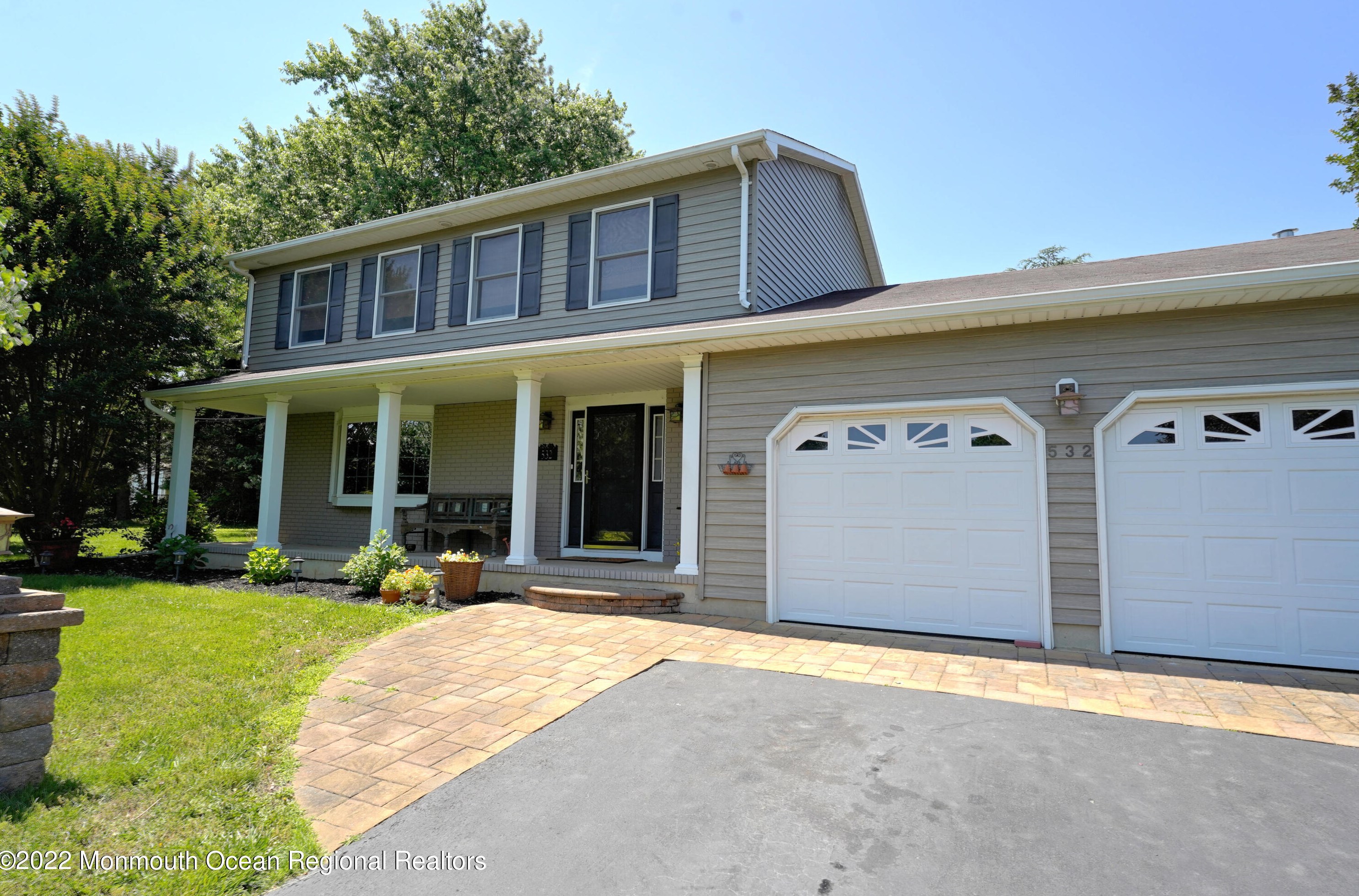 532 Old York Rd, Upper Freehold, NJ 08501-1807