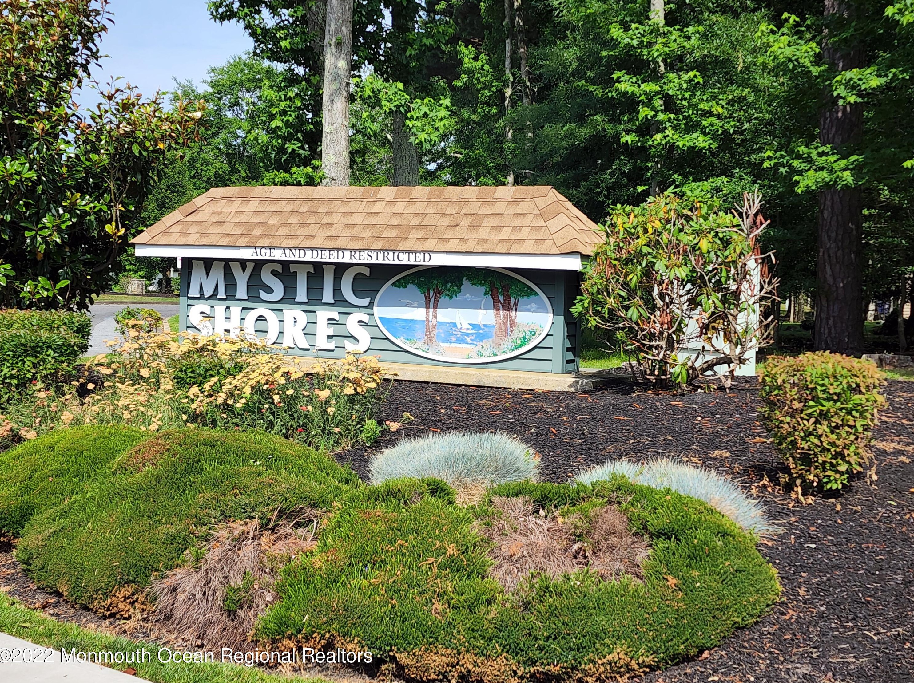 139 Valley Forge Dr, Tuckerton, NJ 08087-1329