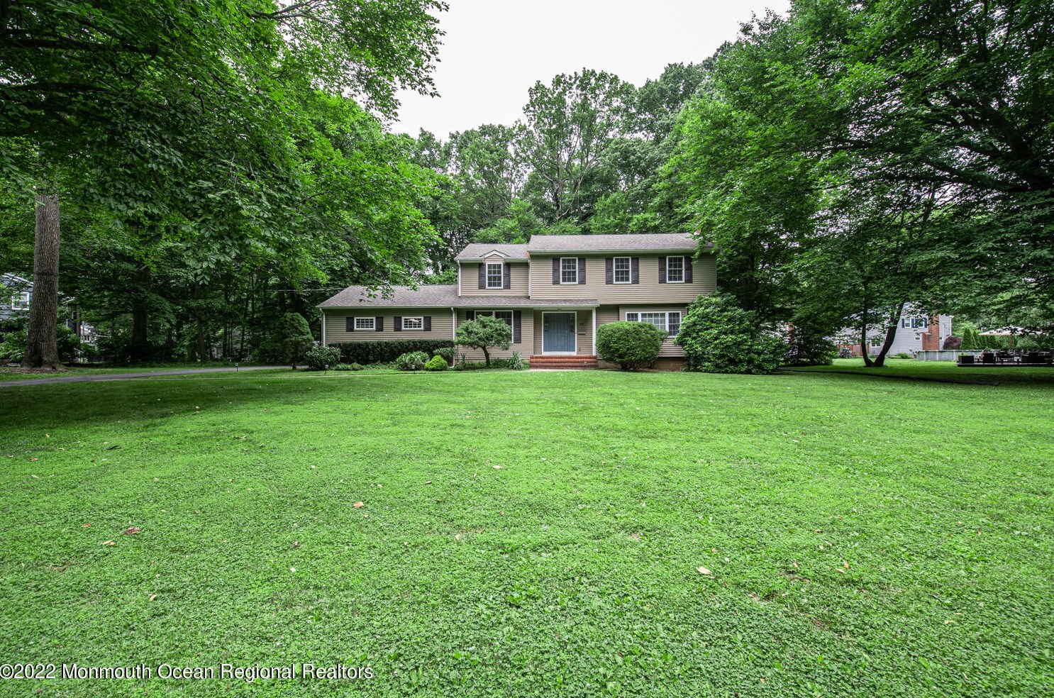 17 Avon Dr, East Freehold, NJ 07728