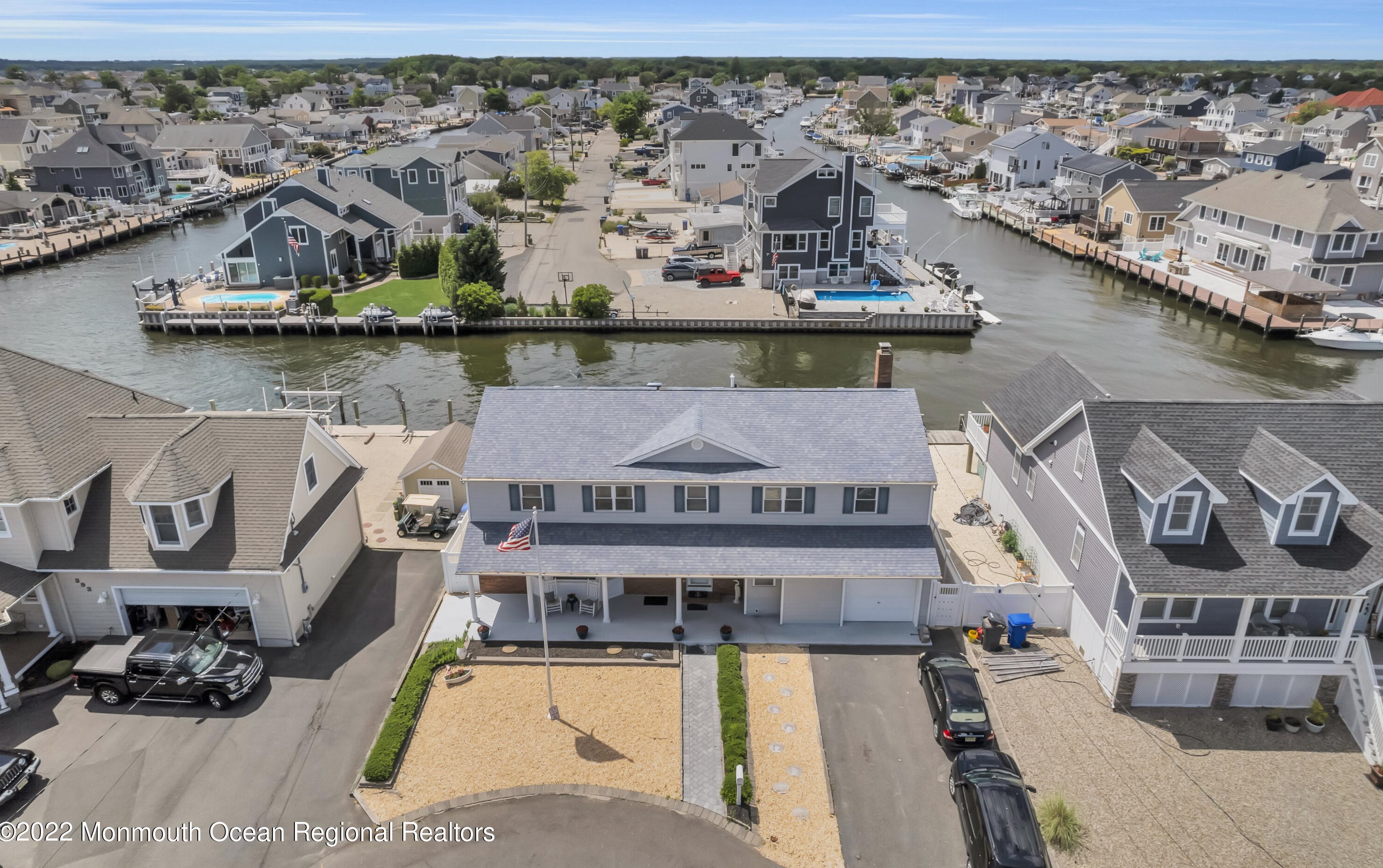 391 Aldo Dr, Toms River, NJ 08753-2433