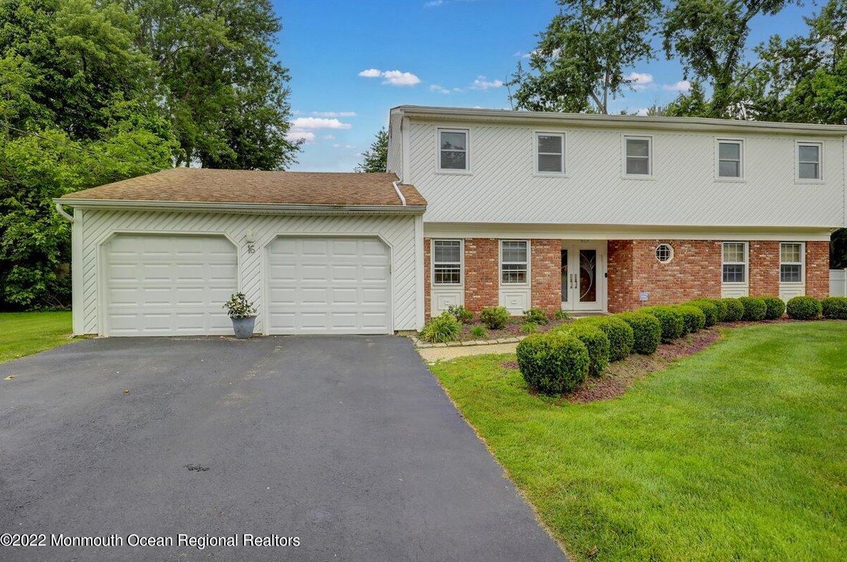 16 Prince William Rd, Morganville, NJ 07751