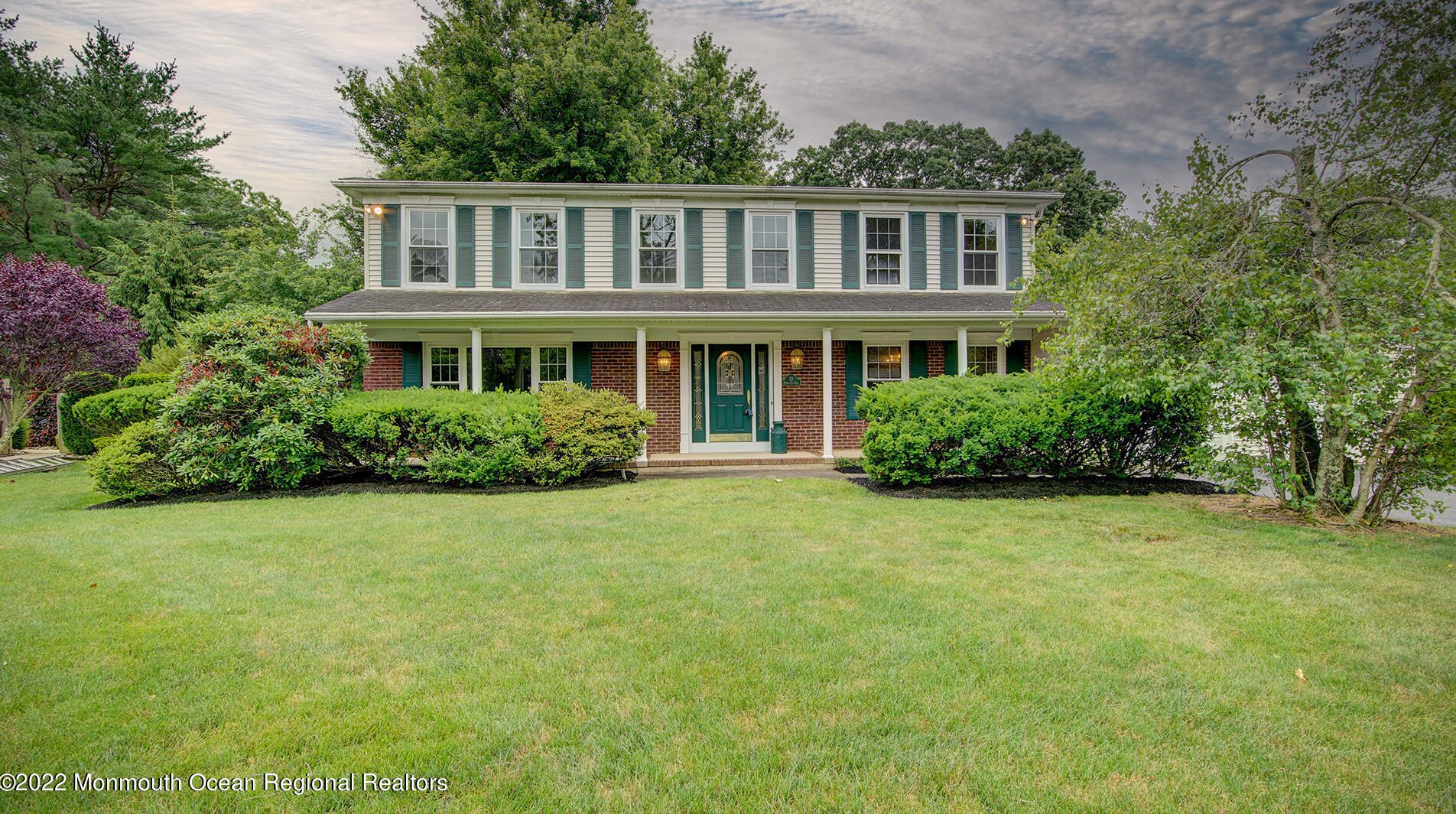 52 Bunker Hill Rd, East Freehold, NJ 07728