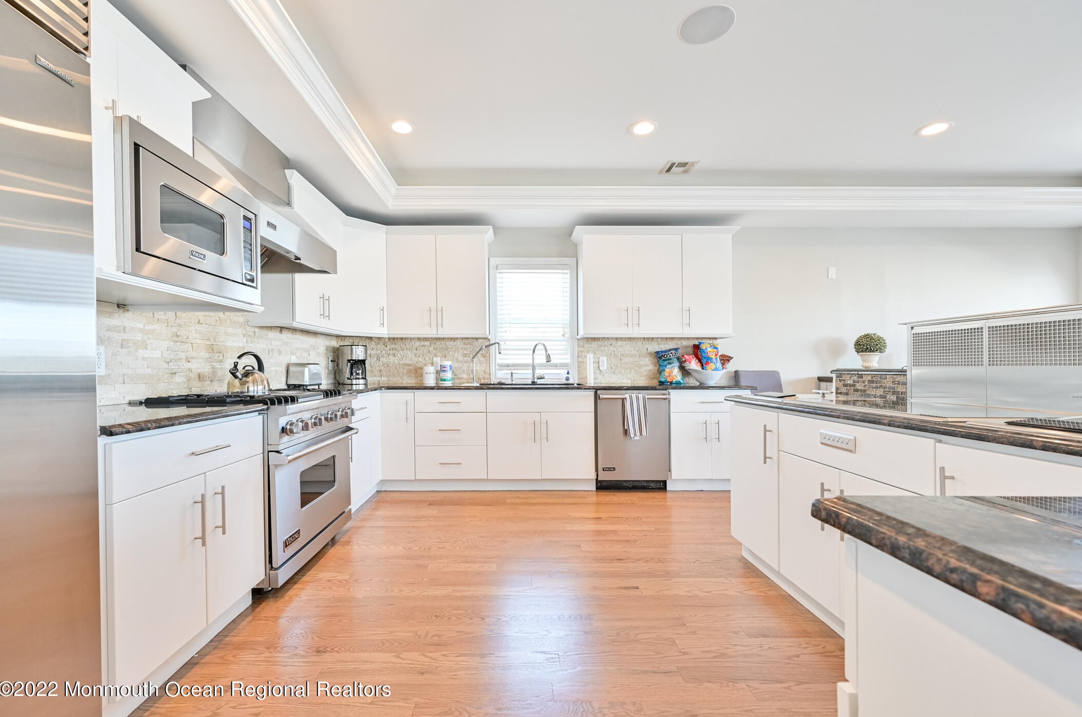 29 Neptune Rd, Toms River NJ  08753-2030 exterior