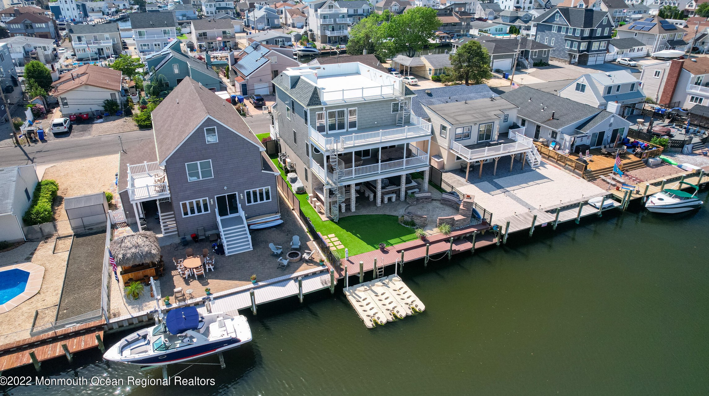 29 Neptune Rd, Toms River NJ  08753-2030 exterior