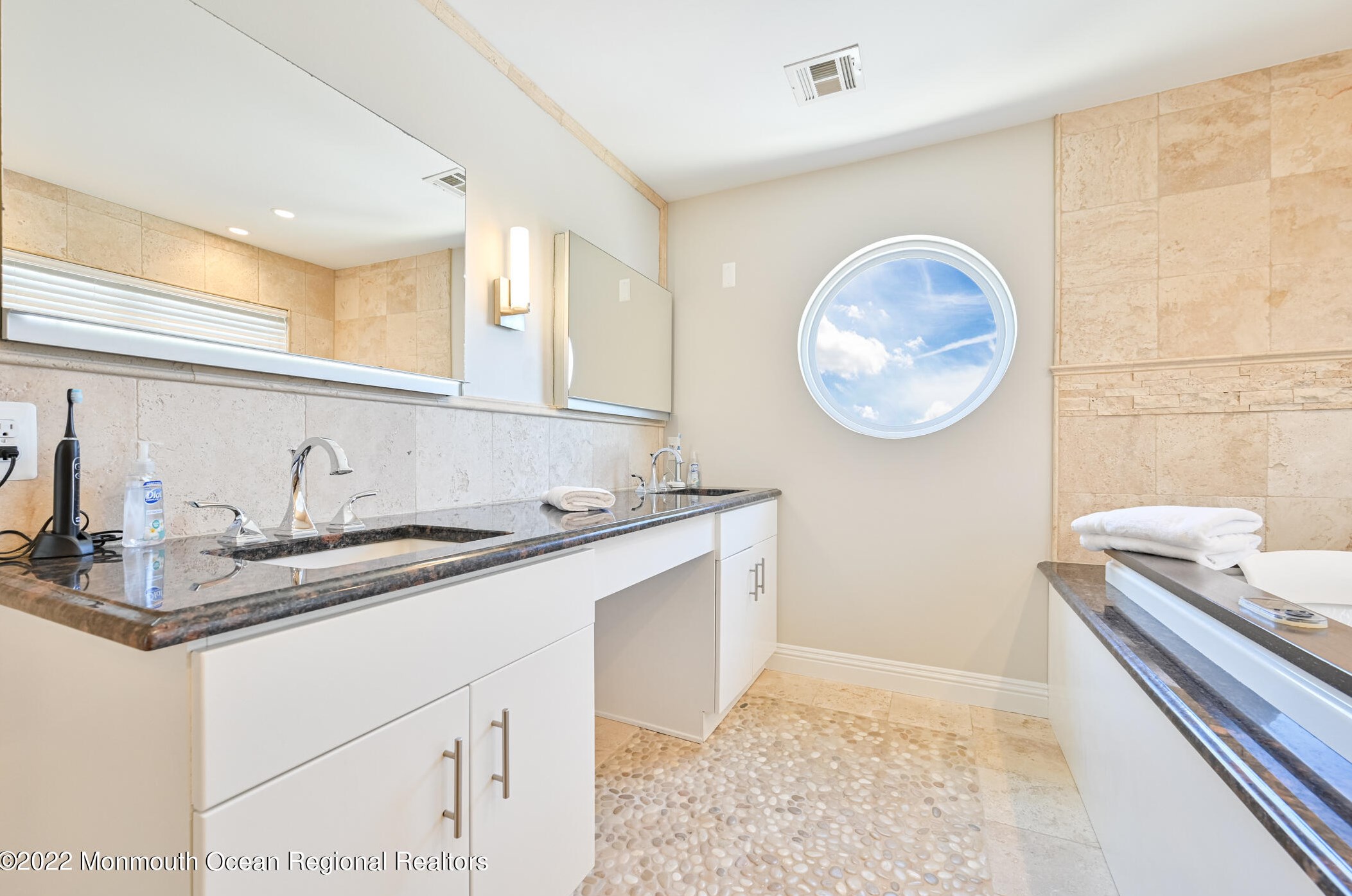 29 Neptune Rd, Toms River NJ  08753-2030 exterior