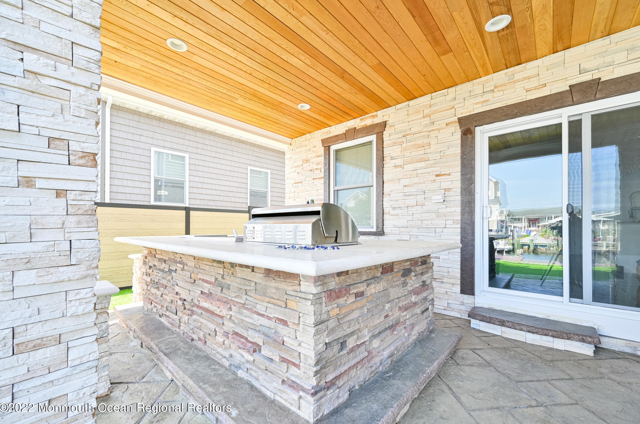 29 Neptune Rd, Toms River NJ  08753-2030 exterior