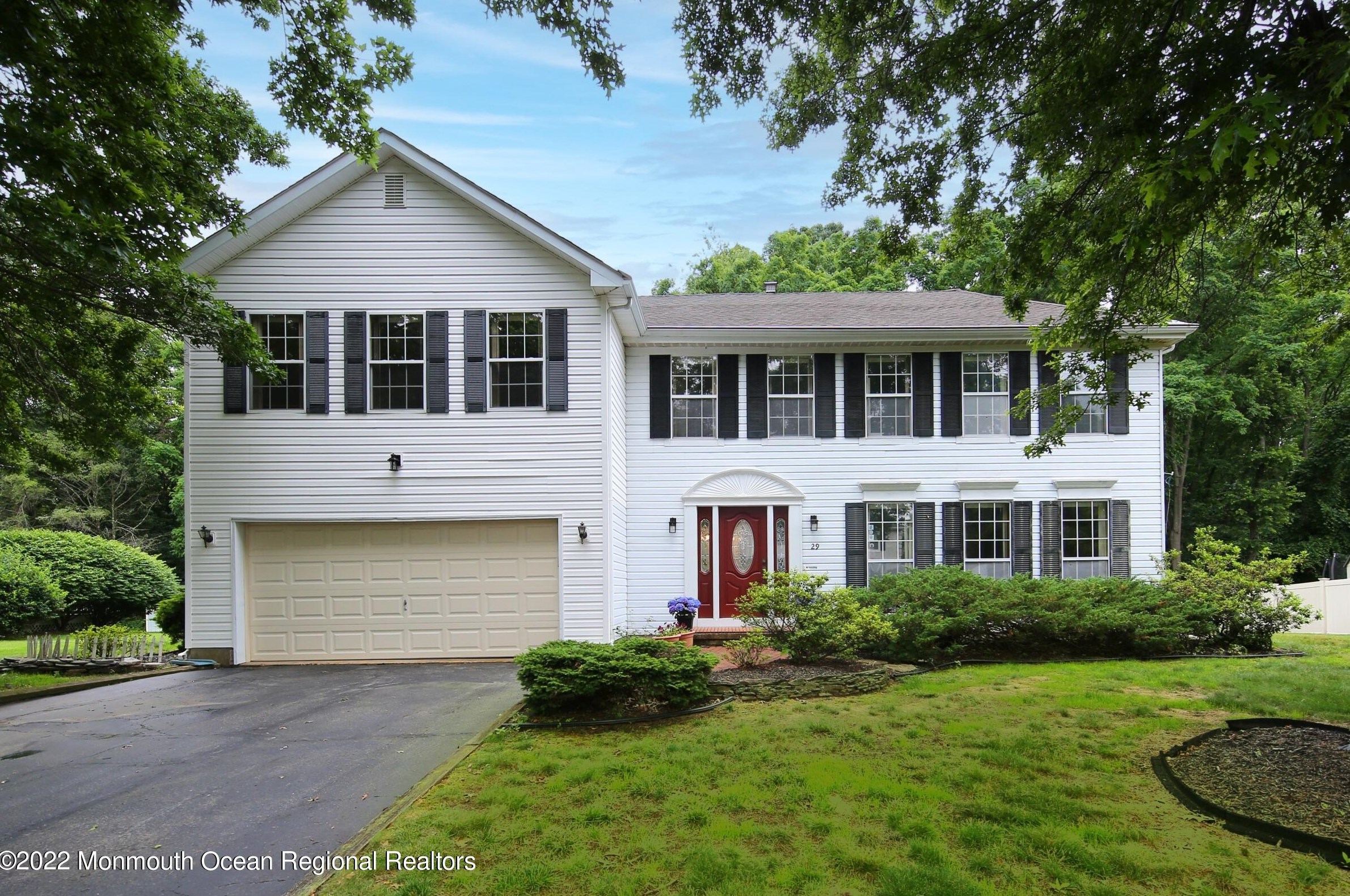 29 Branson Dr, Lincroft, NJ 07738