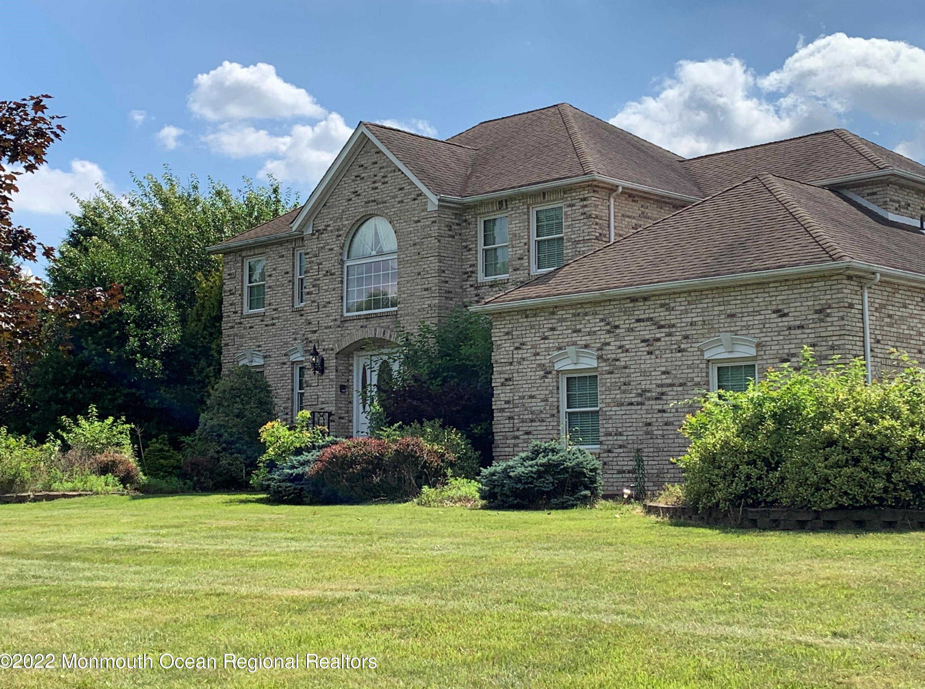 9 Assunpink Trail, East Freehold, NJ 07728