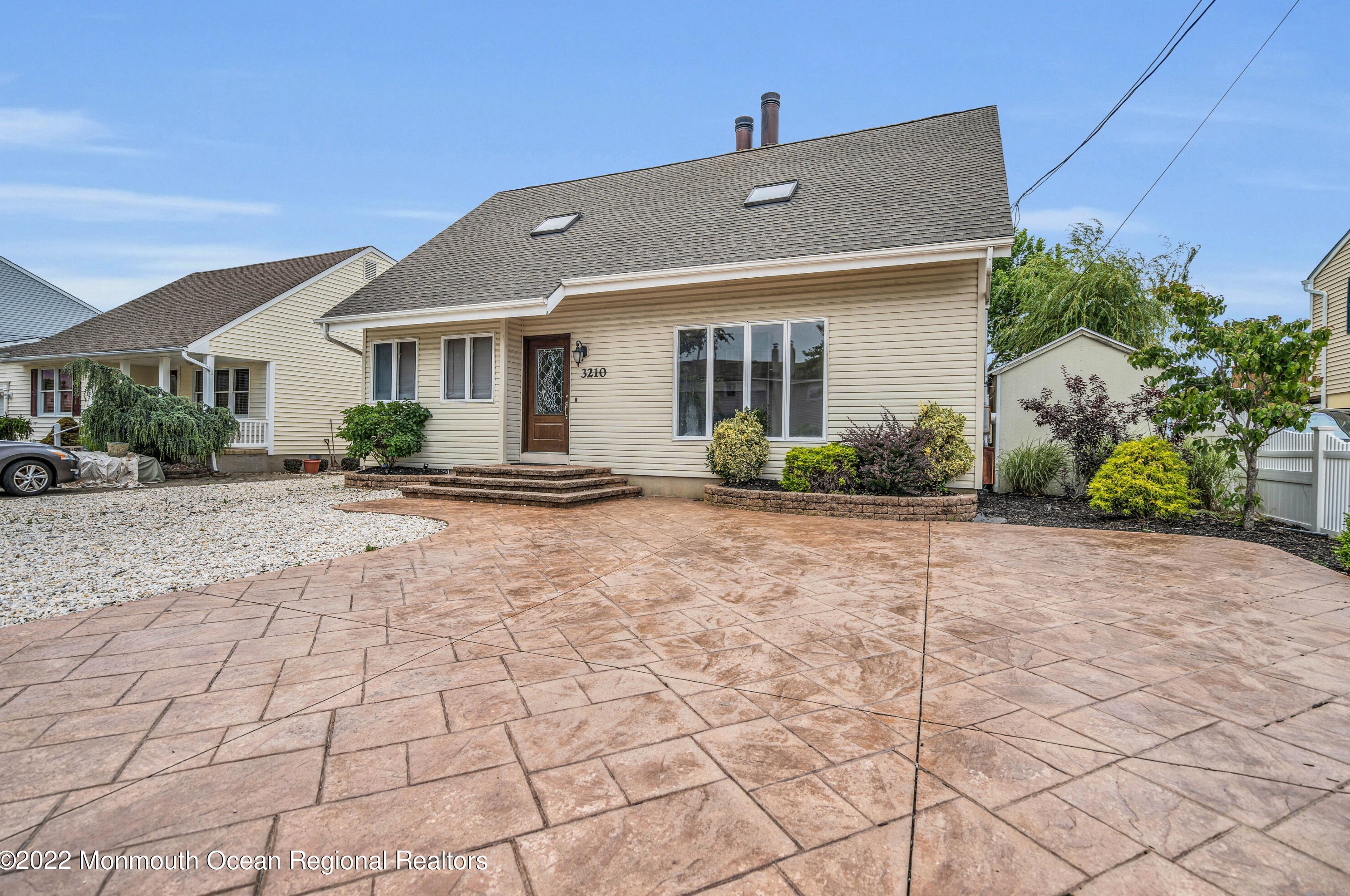 3210 Beachview Dr, Toms River, NJ 08753-4805
