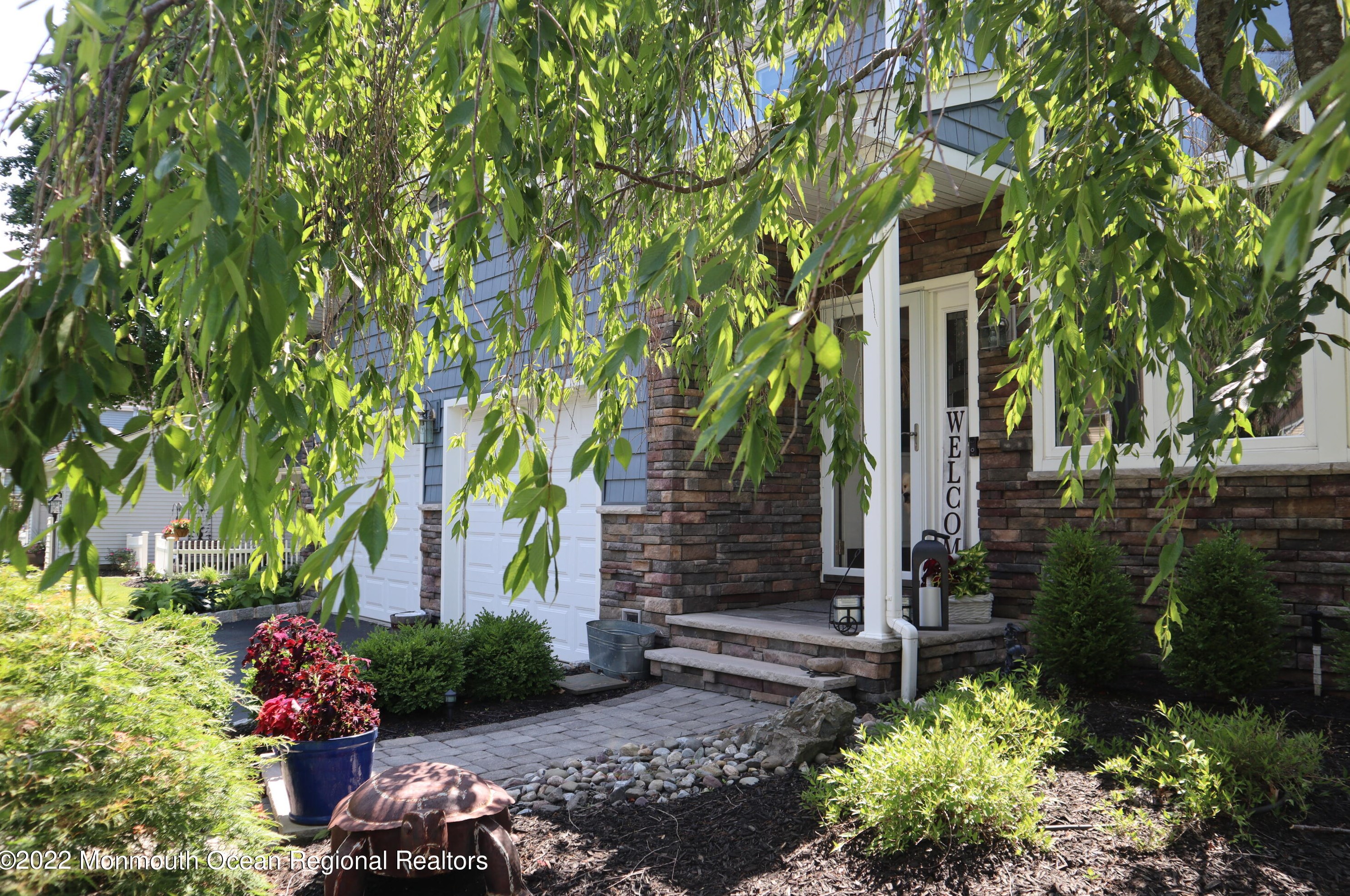 8 Metedeconk Rd, Wall Township, NJ 07731-2928