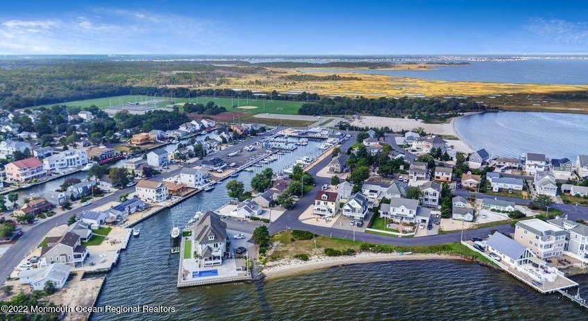 31 Wilkins Rd, Toms River, NJ 08753-4767
