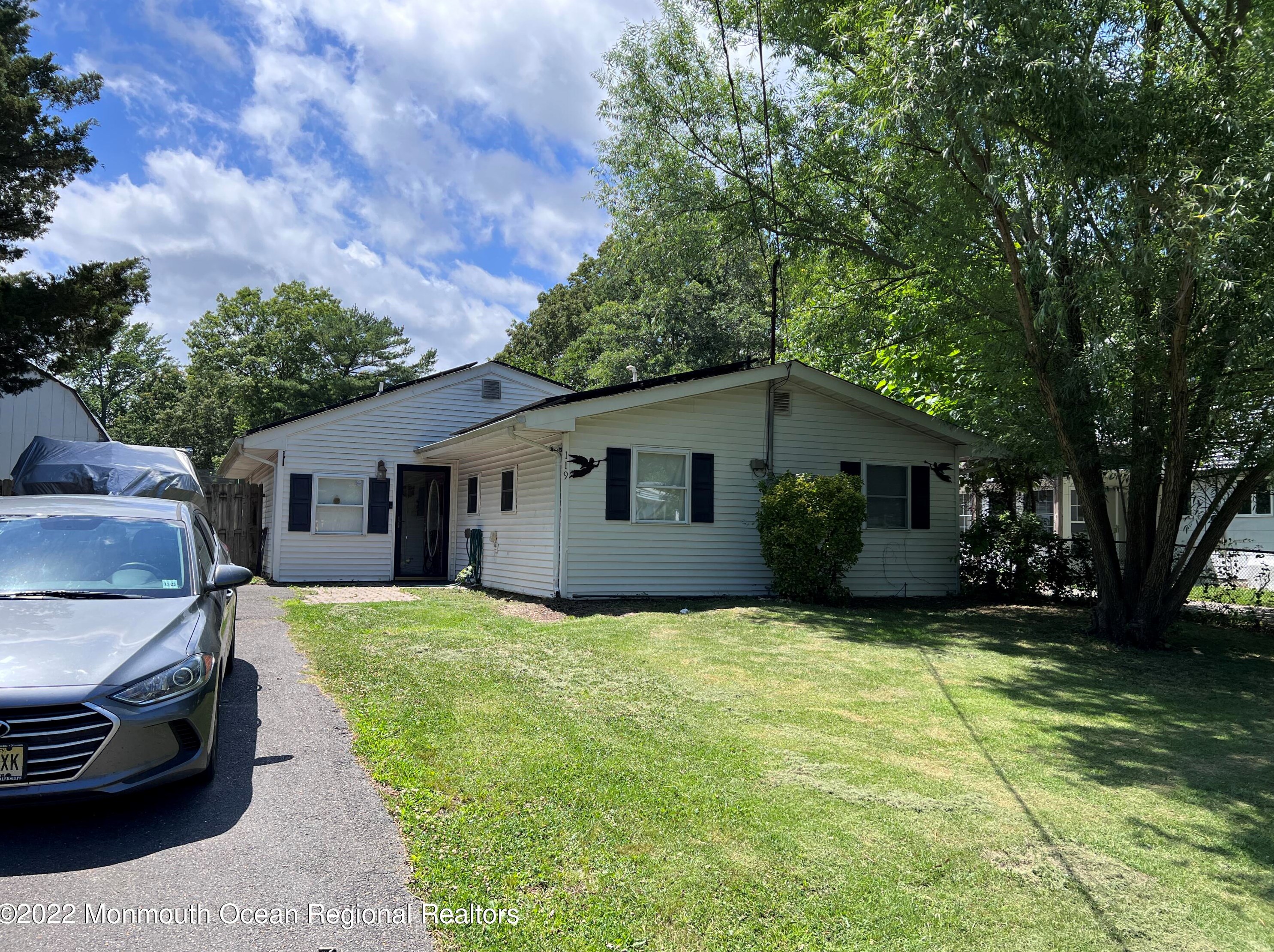 119 National Union Blvd, Tuckerton, NJ 08087-1726