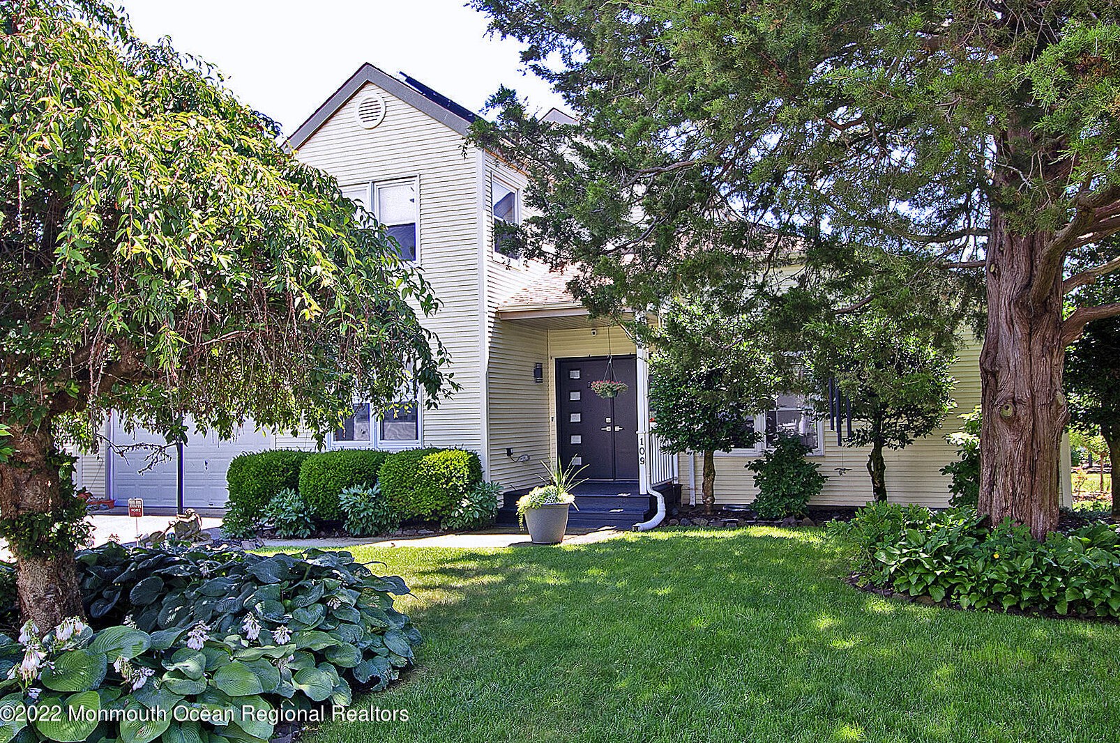 109 Brookwood Ln, Lacey, NJ 08731