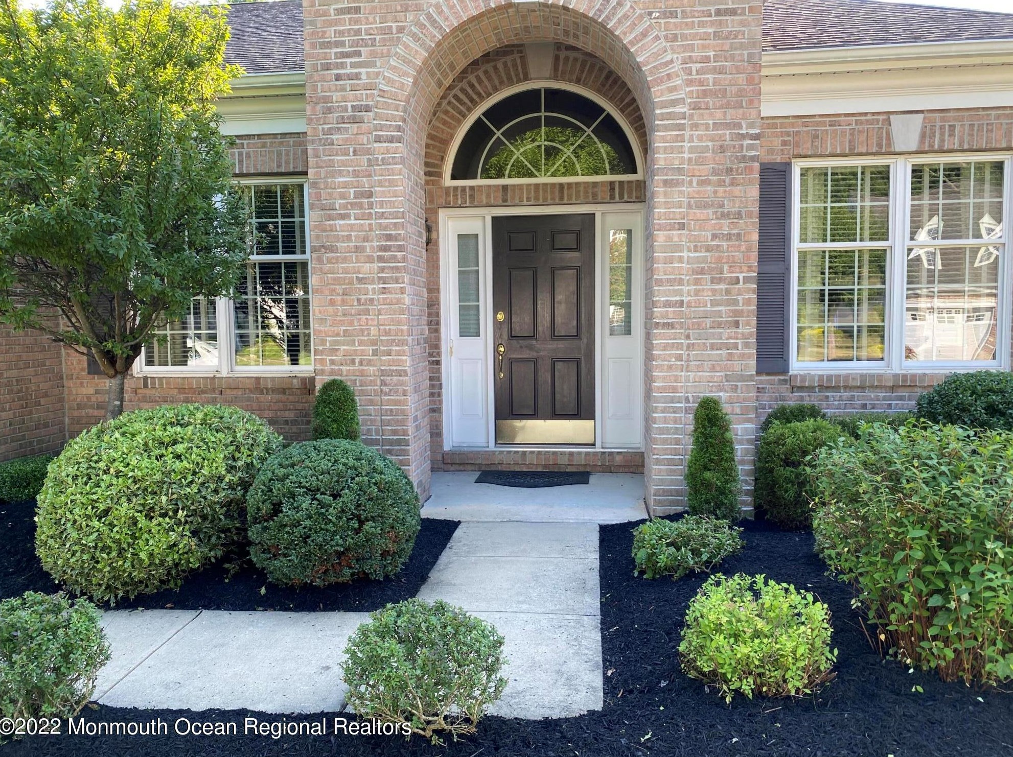 10 Quincy Ct, East Freehold, NJ 07728