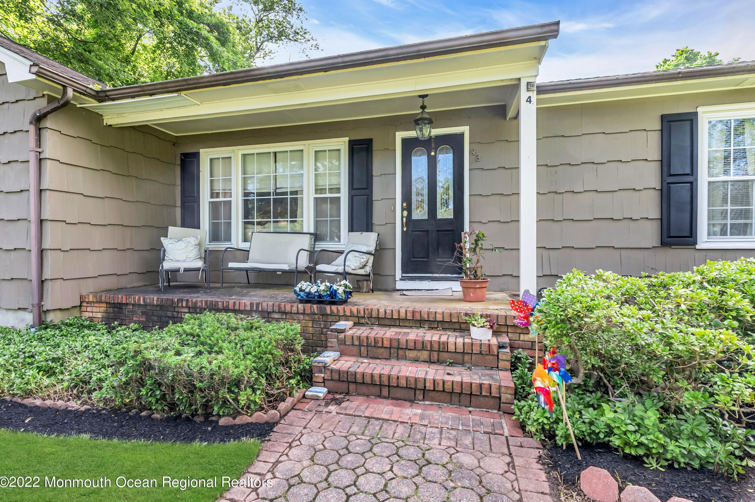 43 Emma Pl, Tinton Falls, NJ 07724