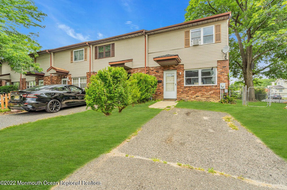 1 Ivy Pl, Tinton Falls, NJ 07712