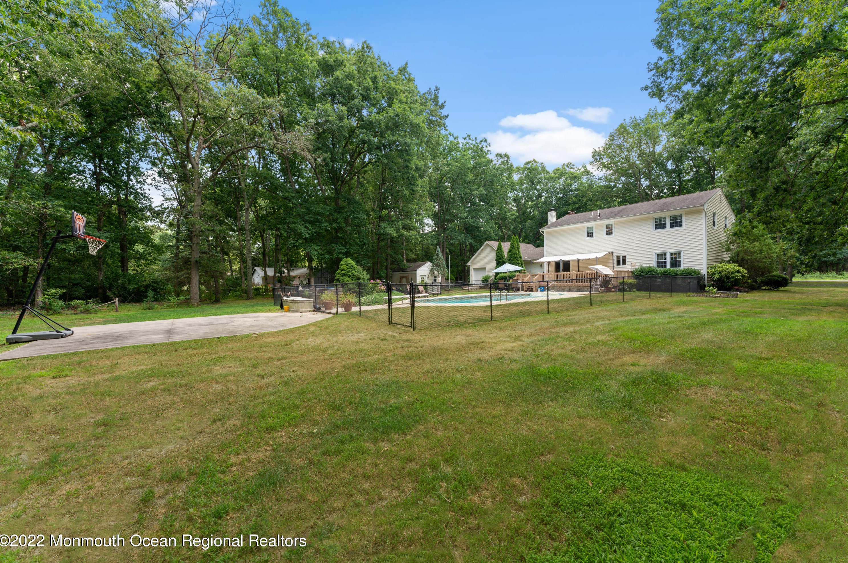 1156 Hickory St, Toms River NJ 08755-1302 exterior