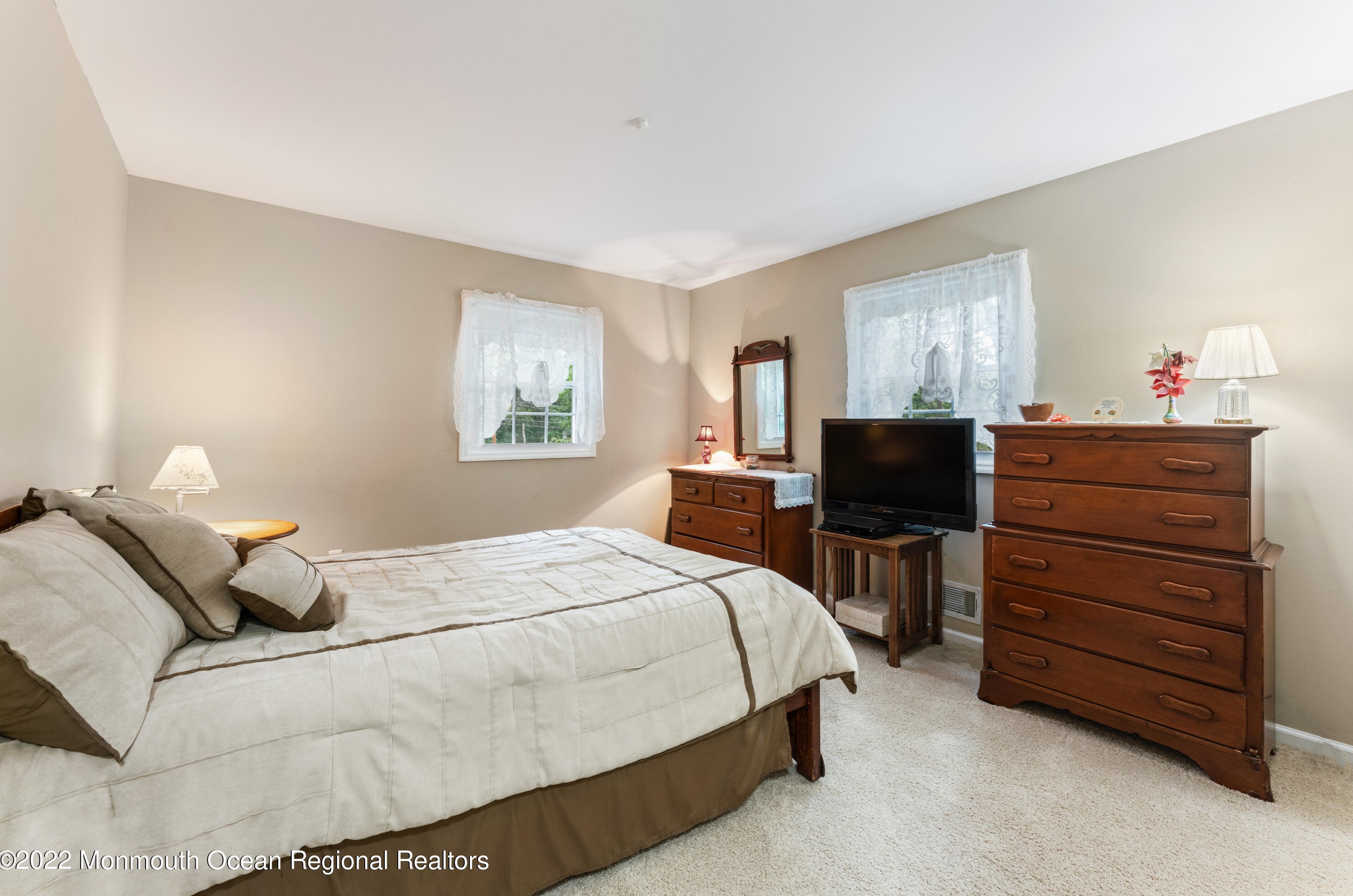 1156 Hickory St, Toms River NJ 08755-1302 exterior