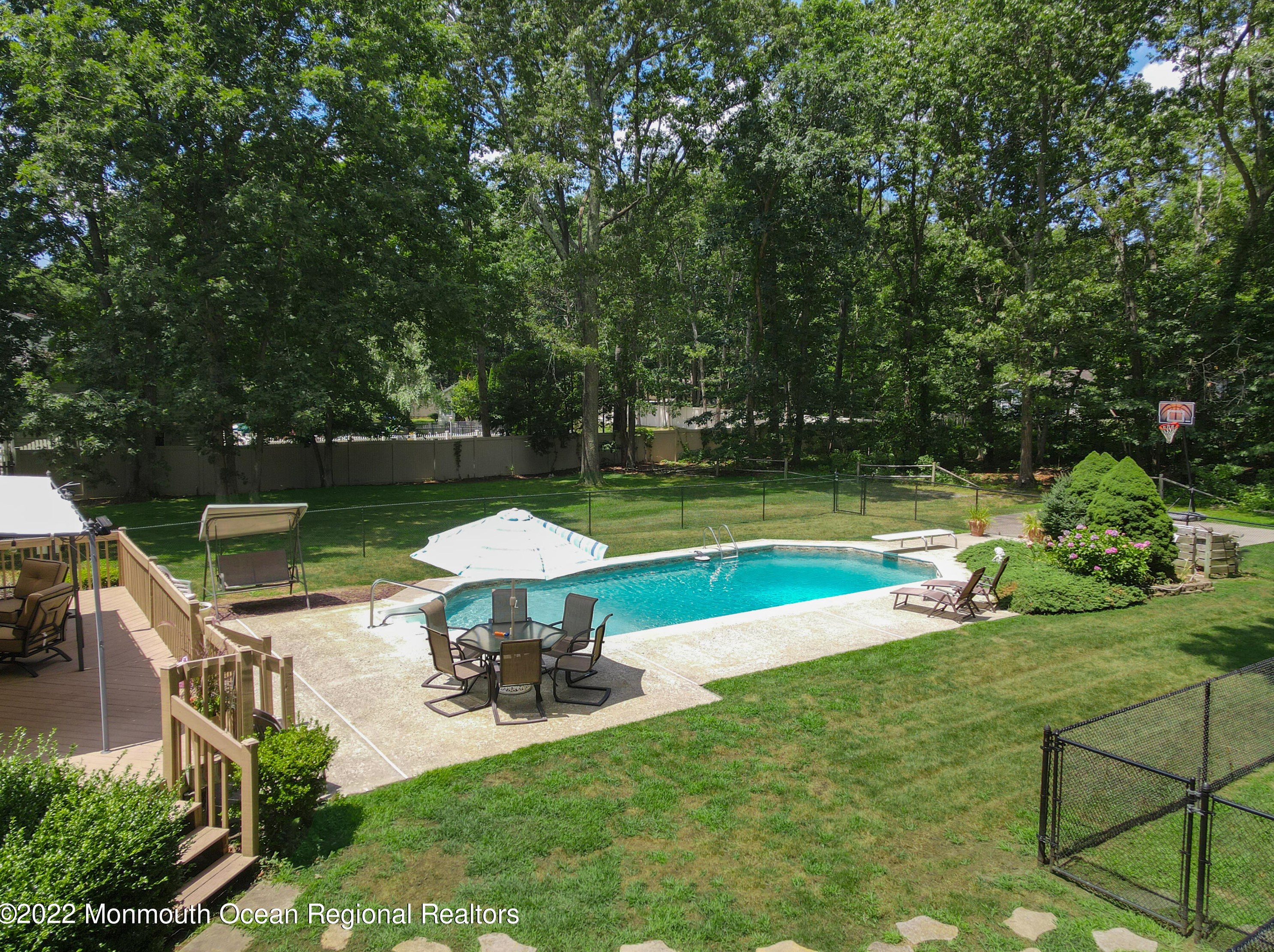 1156 Hickory St, Toms River NJ 08755-1302 exterior