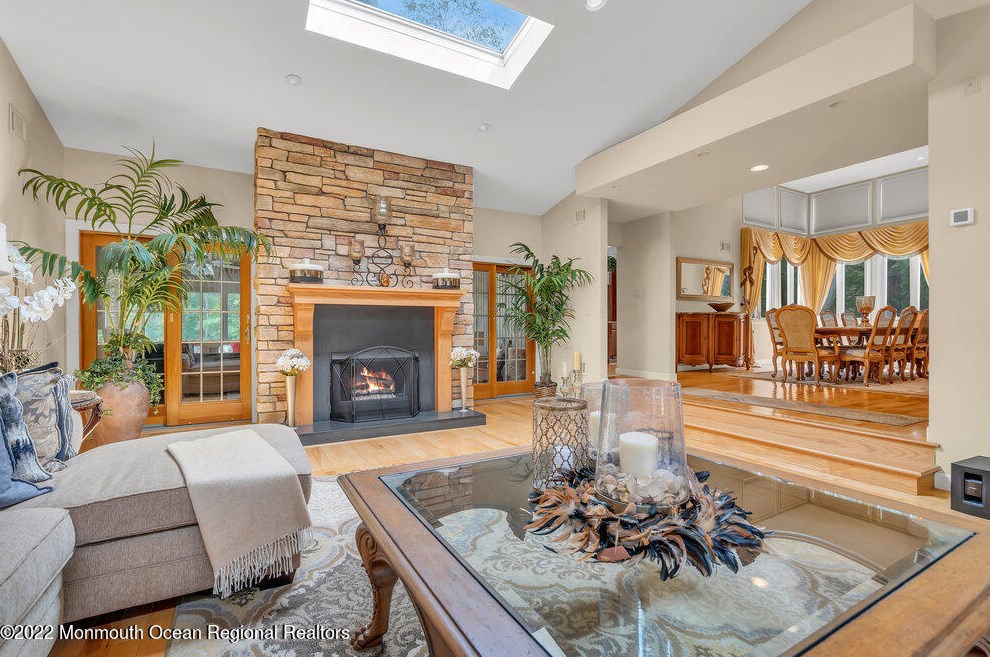 1575 Beaver Hollow Dr, Toms River, NJ 08755-2101