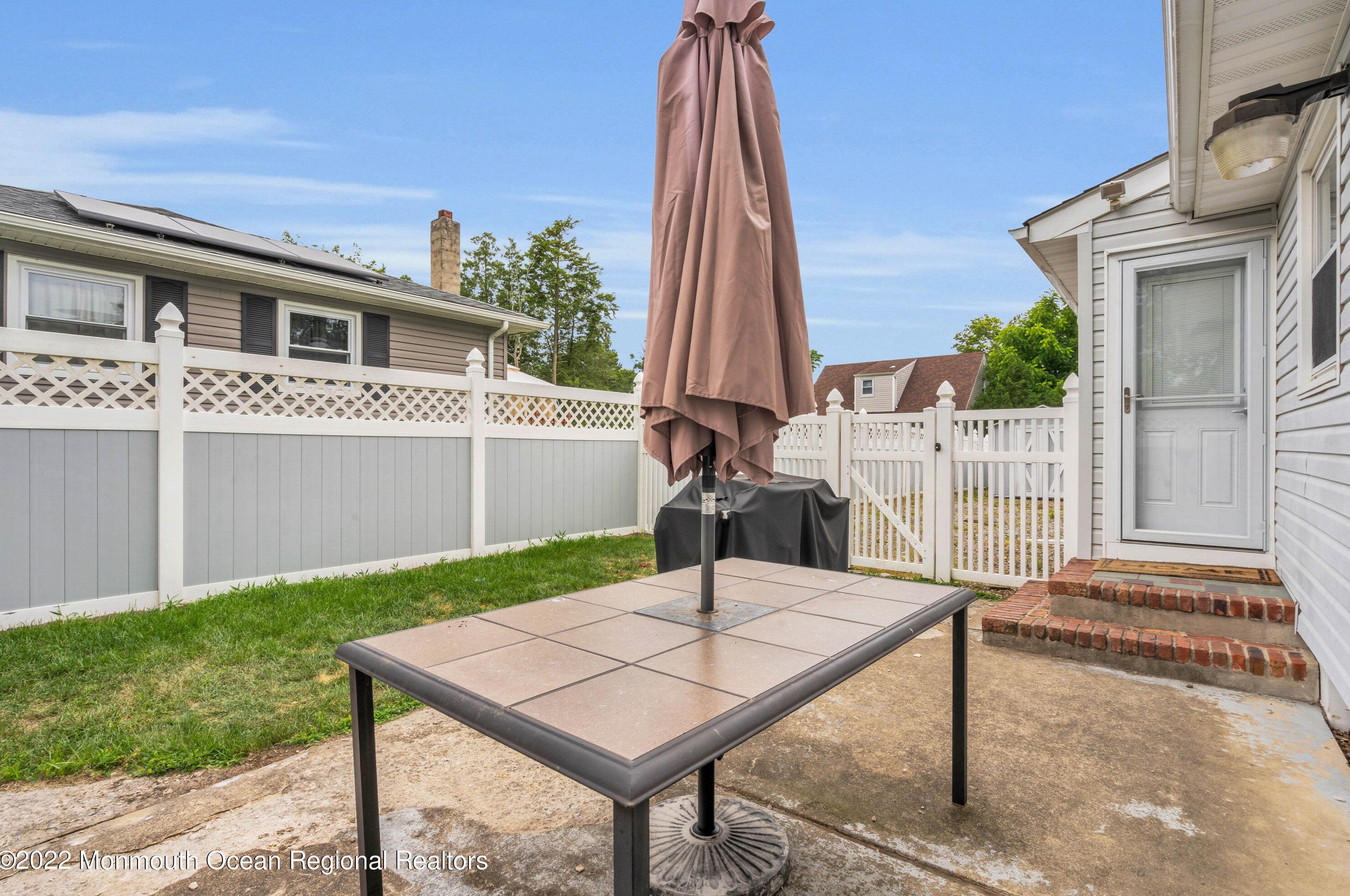 23 Locker St, Beachwood NJ  08722-4031 exterior