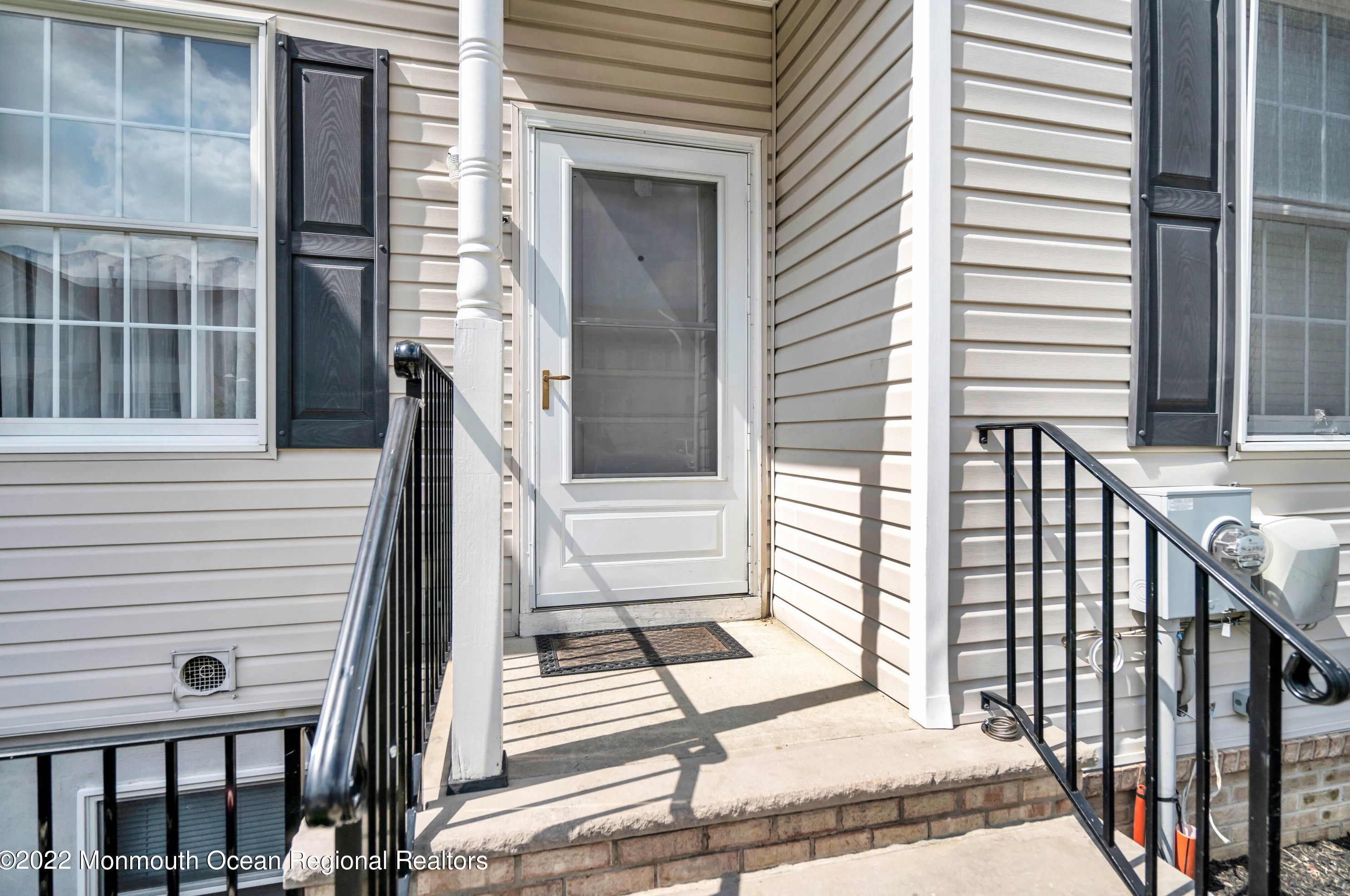 25 Empire Ln, Lakewood, NJ 08701