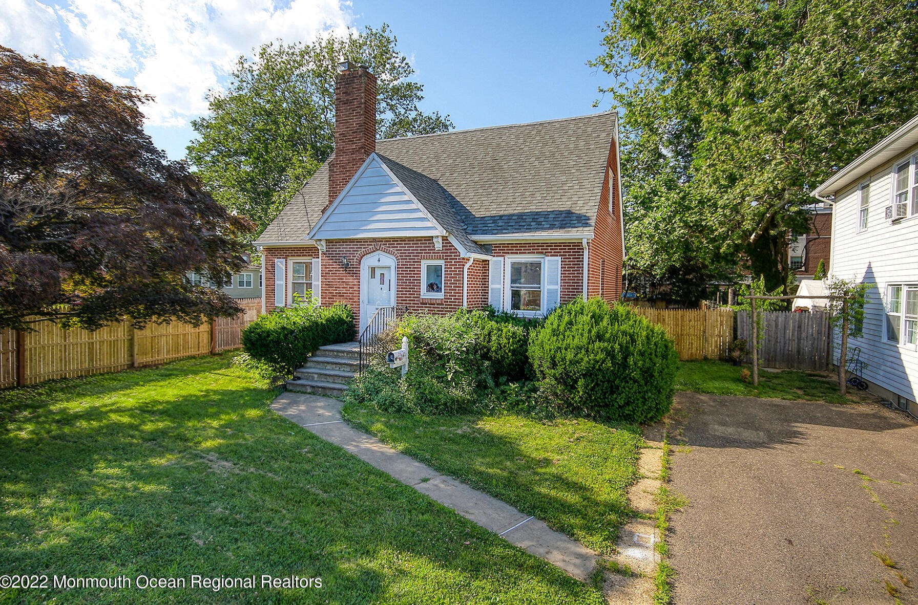 4 Institute St, East Freehold, NJ 07728