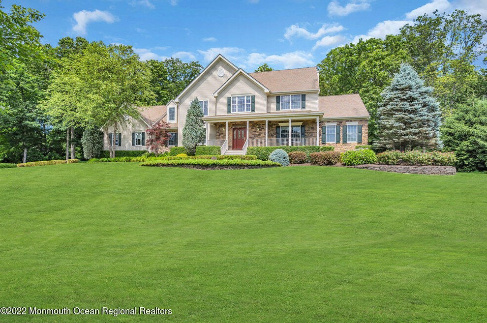 11 Breckenridge Ct, East Freehold, NJ 07728-8486