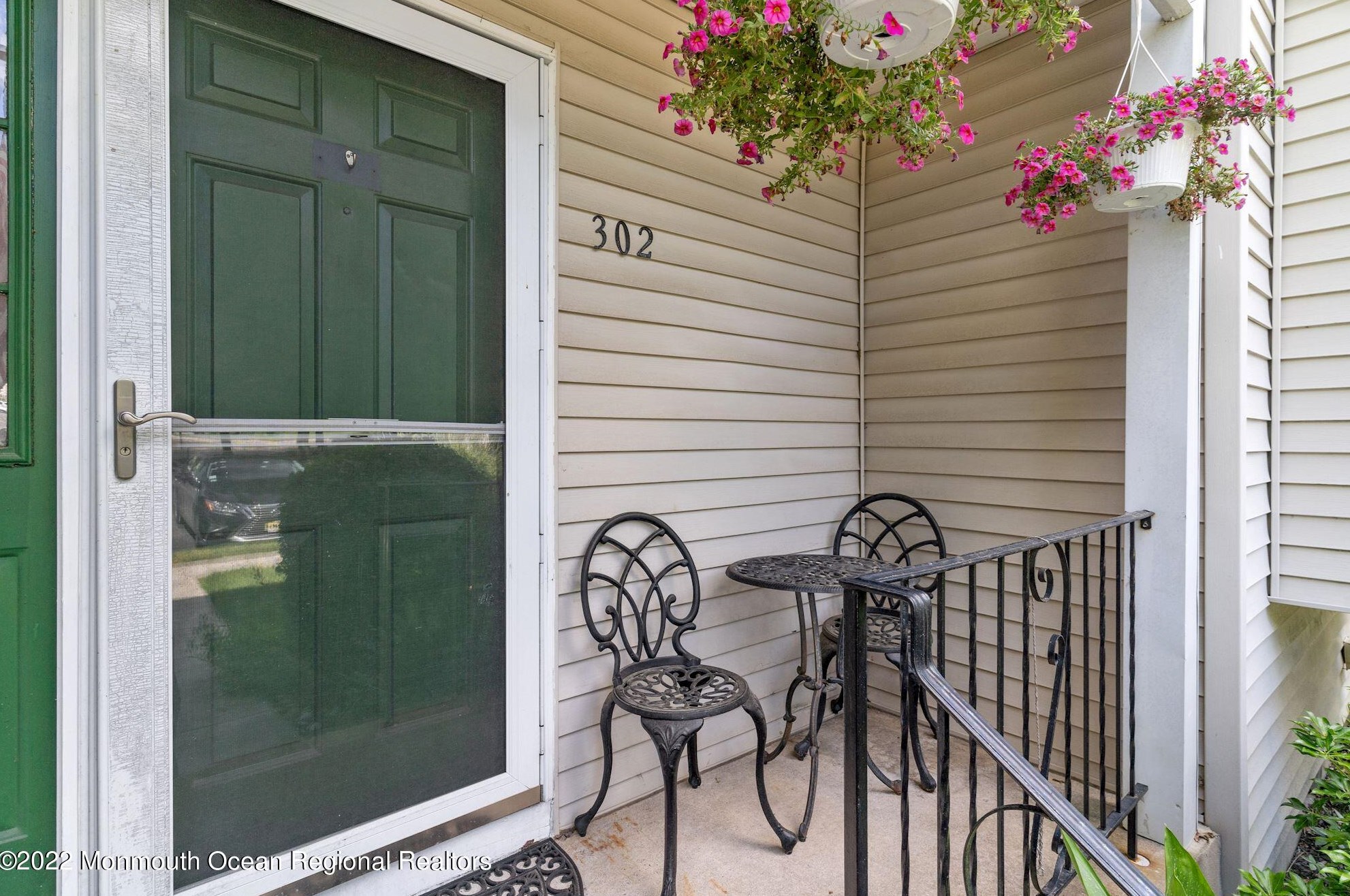 302 Santa Anita Ln, Toms River, NJ 08755-0918