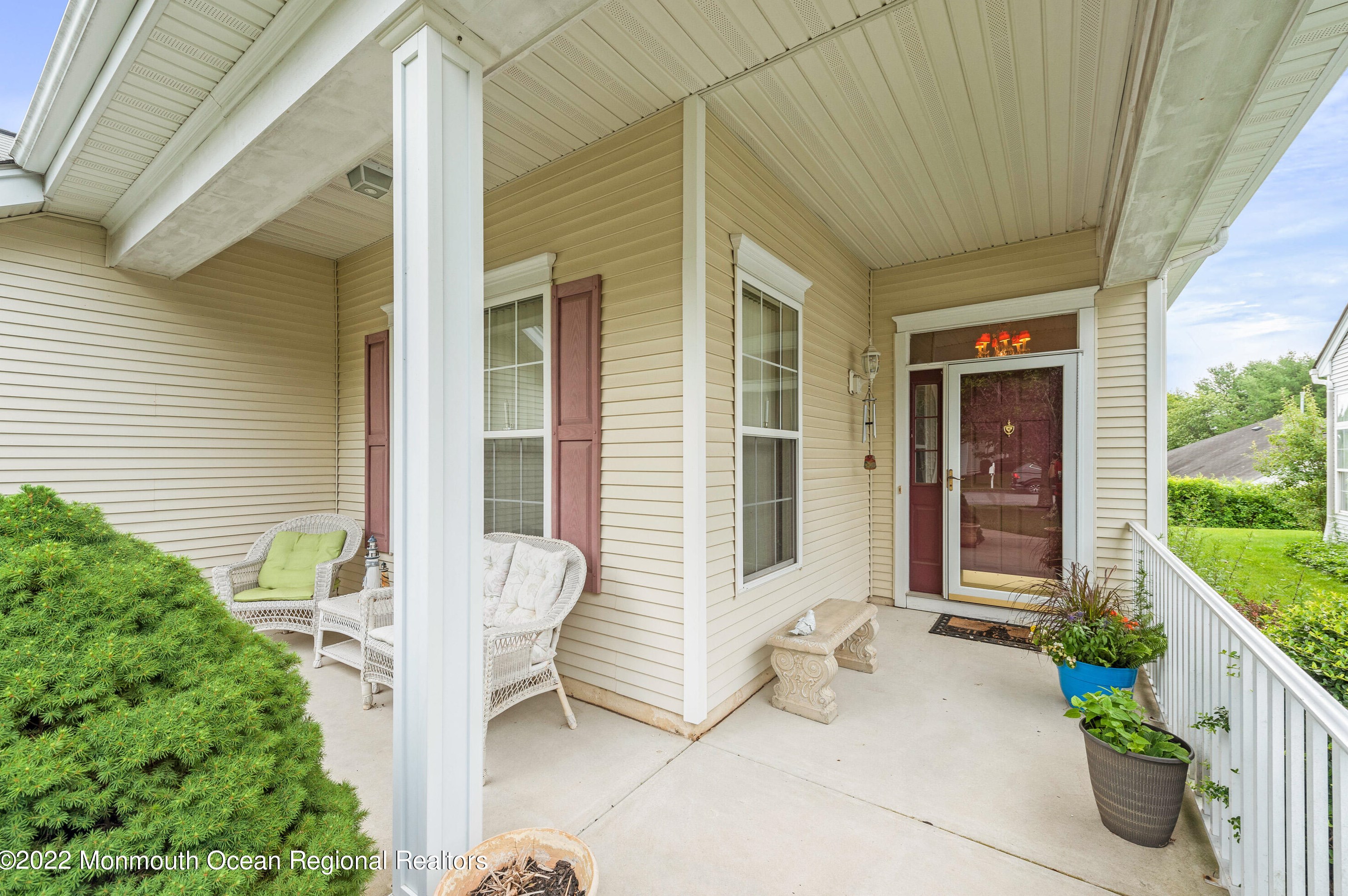 34 Spring Valley Dr, Lakewood, NJ 08701